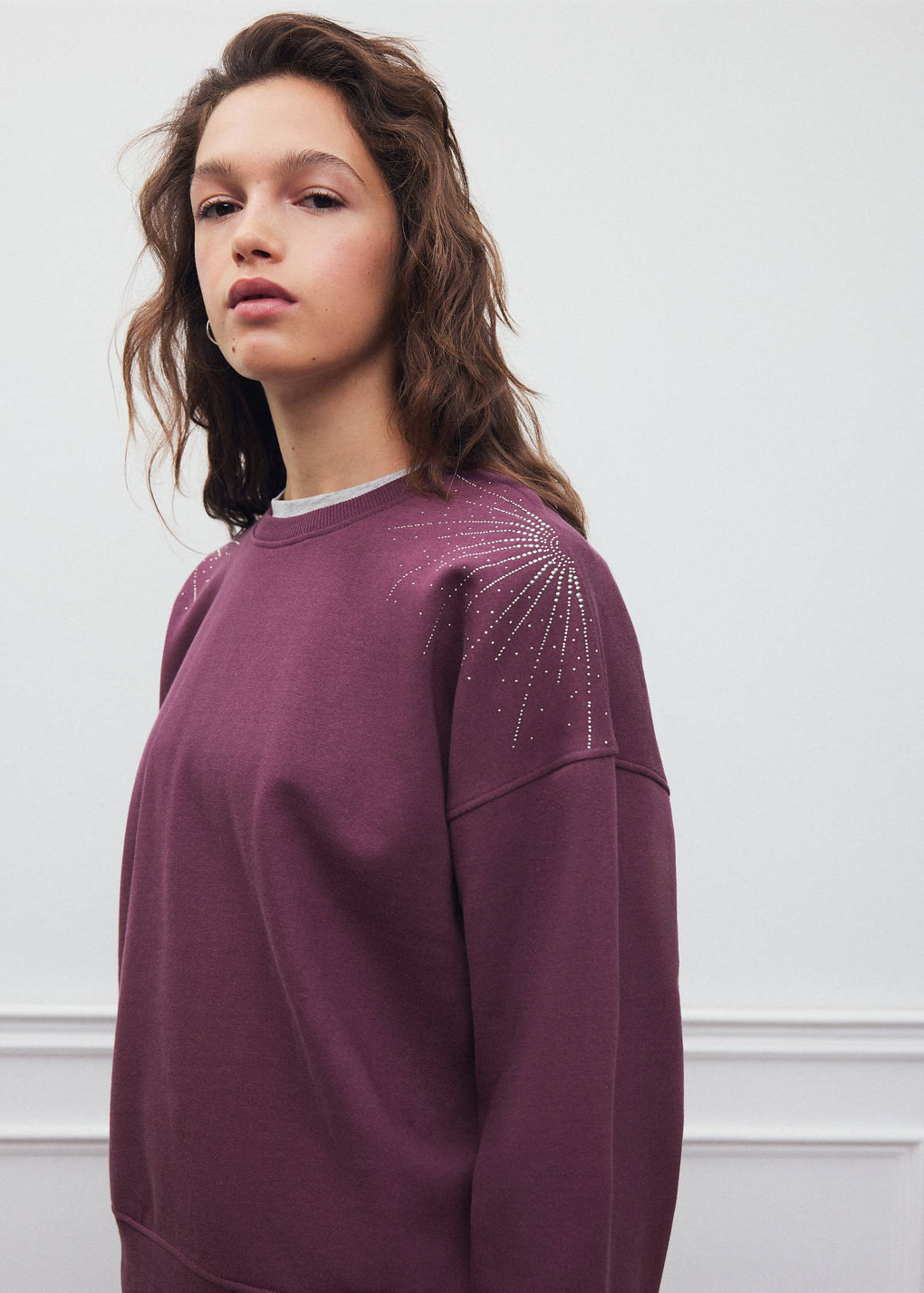 Sweatshirt with rhinestone detail — Wine
