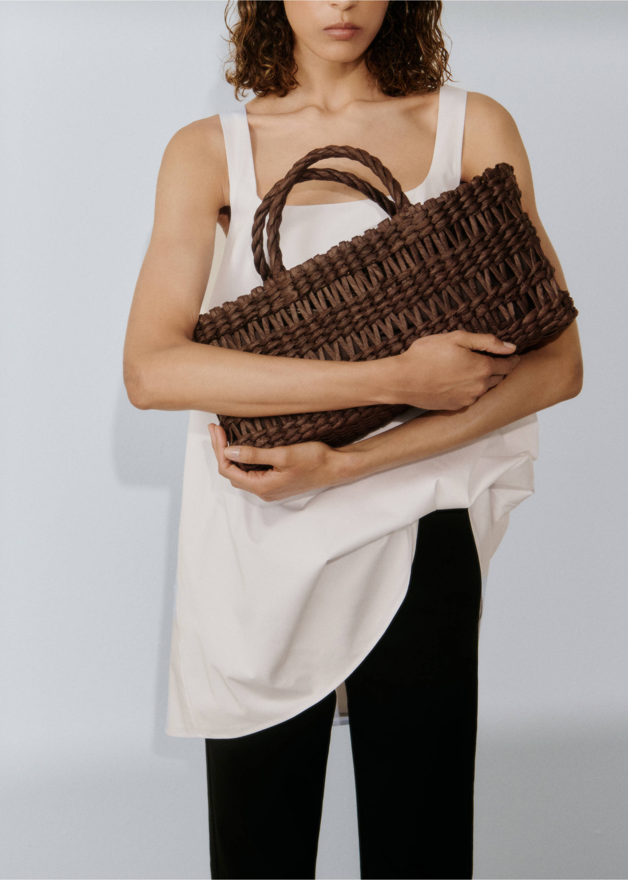 Doğal lif orta boy tote çanta - Genel plan, Çikolata. Ref: 37041327-00.
