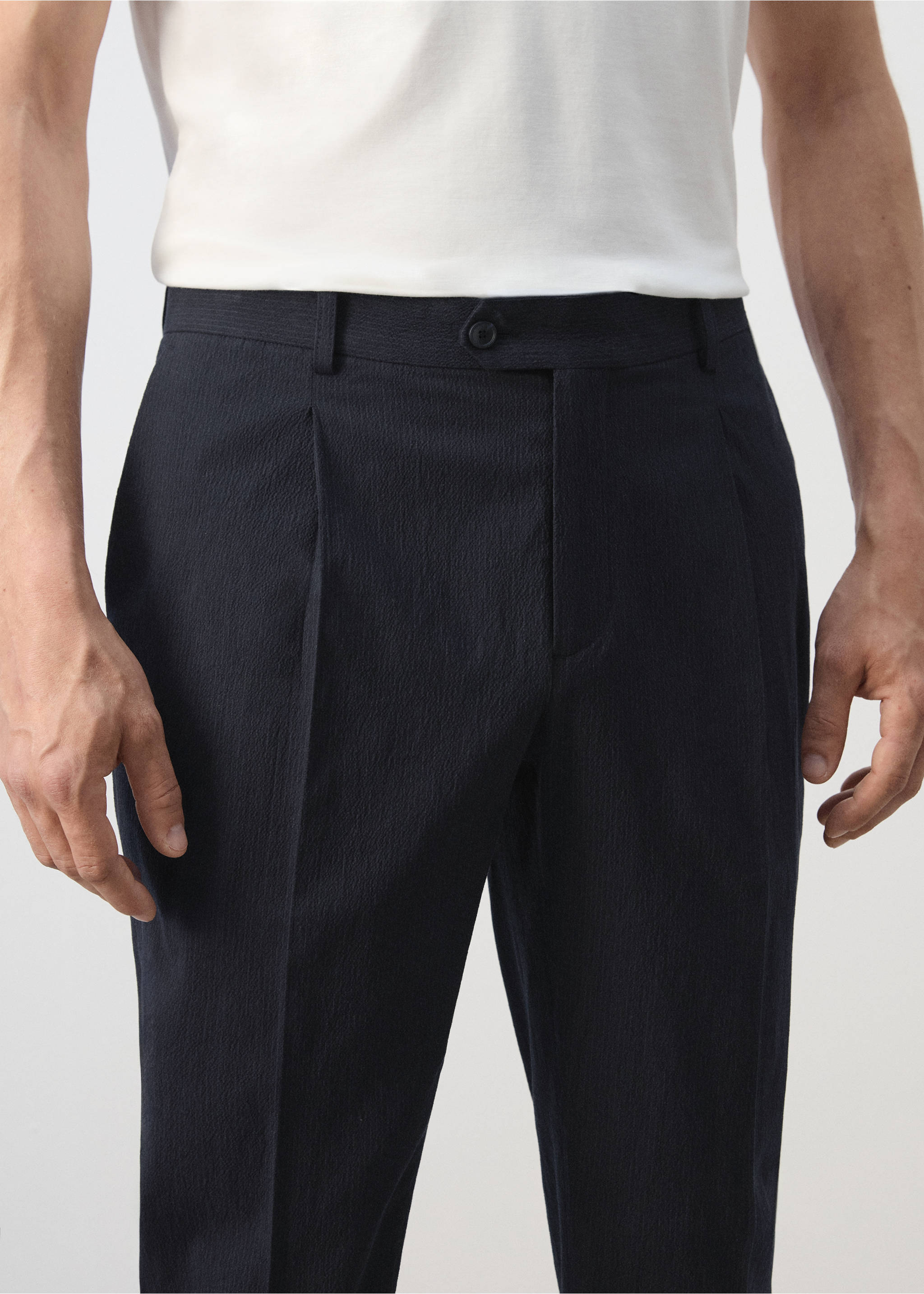 Calças slim fit de mistura de algodão e liocel - Pormenor do artigo 1, Azul-marinho. Ref: 37041335-00.