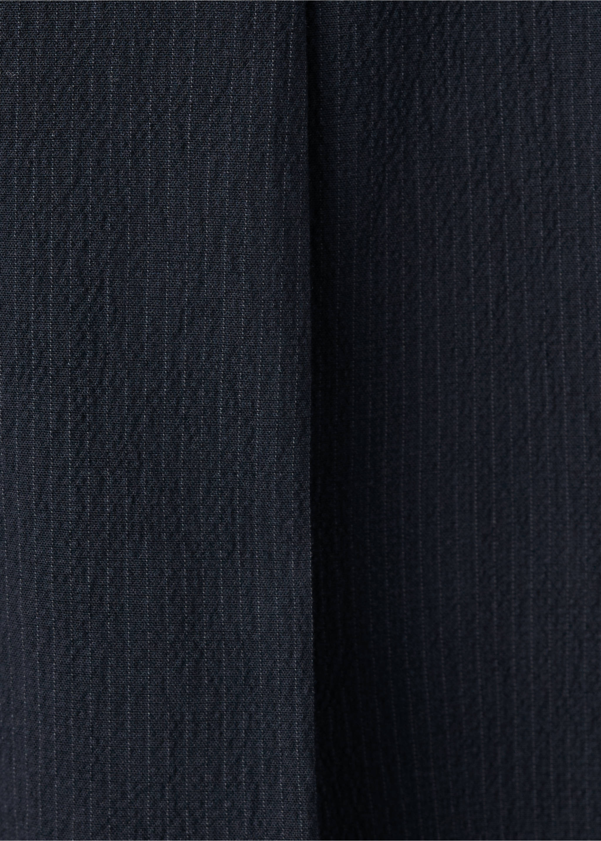 Calças slim fit de mistura de algodão e liocel - Pormenor do artigo 0, Azul-marinho. Ref: 37041335-00.