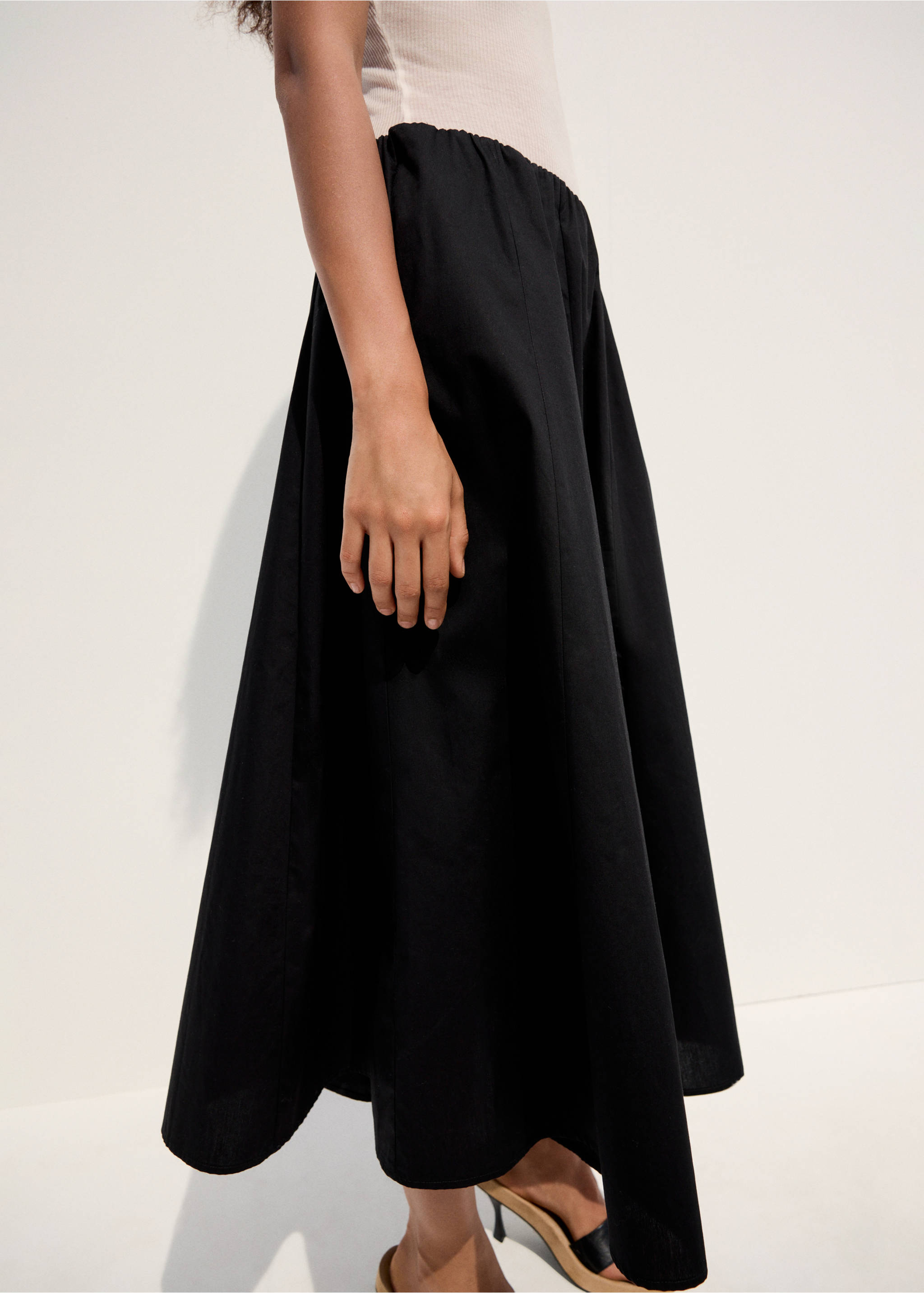 Flared cotton skirt - Medium plane, Black. Ref: 37041348-00.