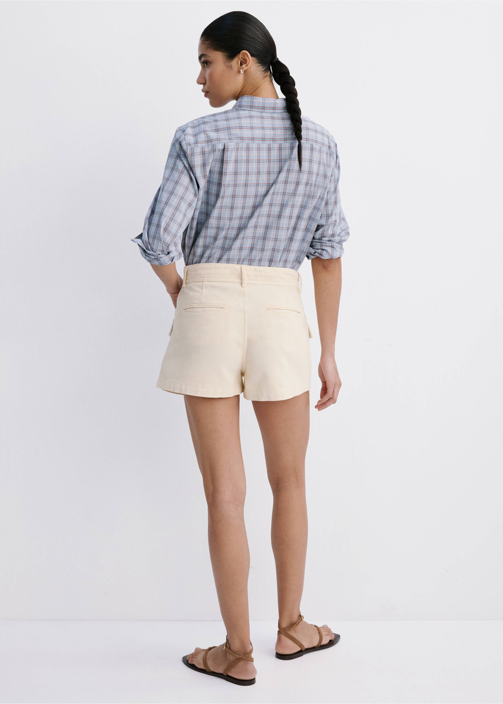 Shorts bolsillos detalle lazo - Reverso del artículo, Crudo. Ref: 37041349-00.