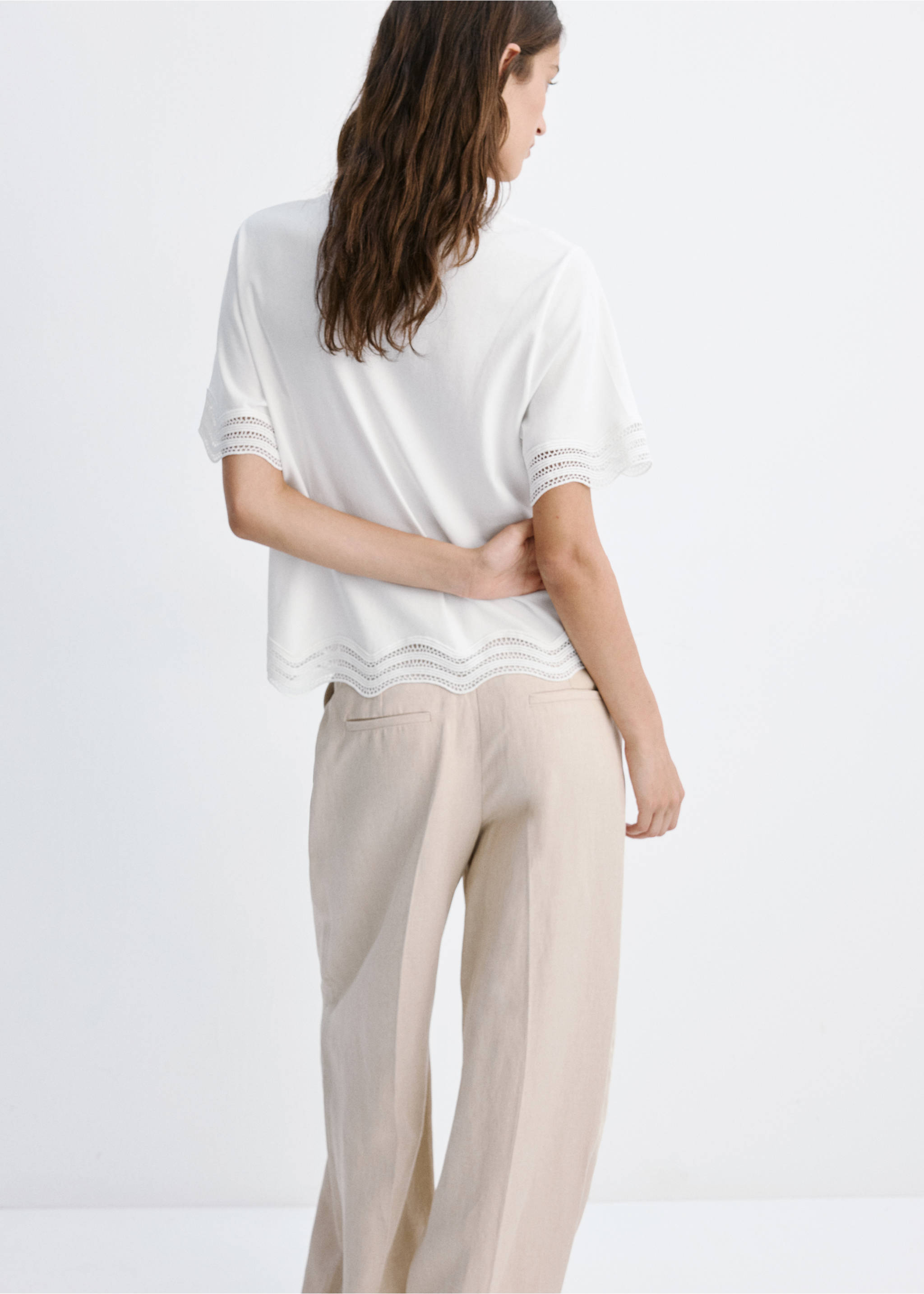 Cotton t-shirt with openwork embroidered detail - Reverse of the article, White. Ref: 37041354-00.
