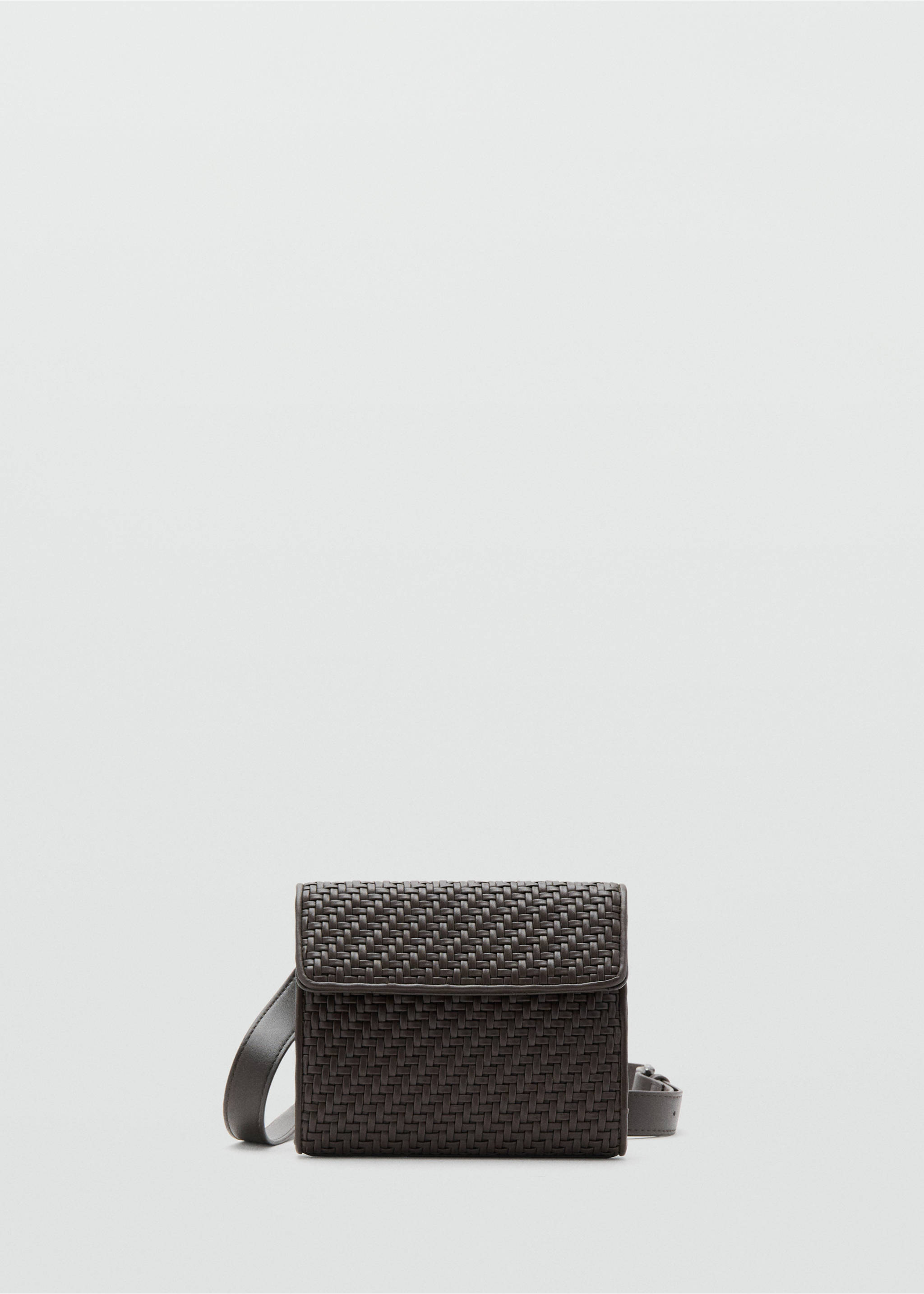 Geflochtene Tasche mit langem Riemen - Artikel ohne Model, Braun. Ref: 37041356-00.