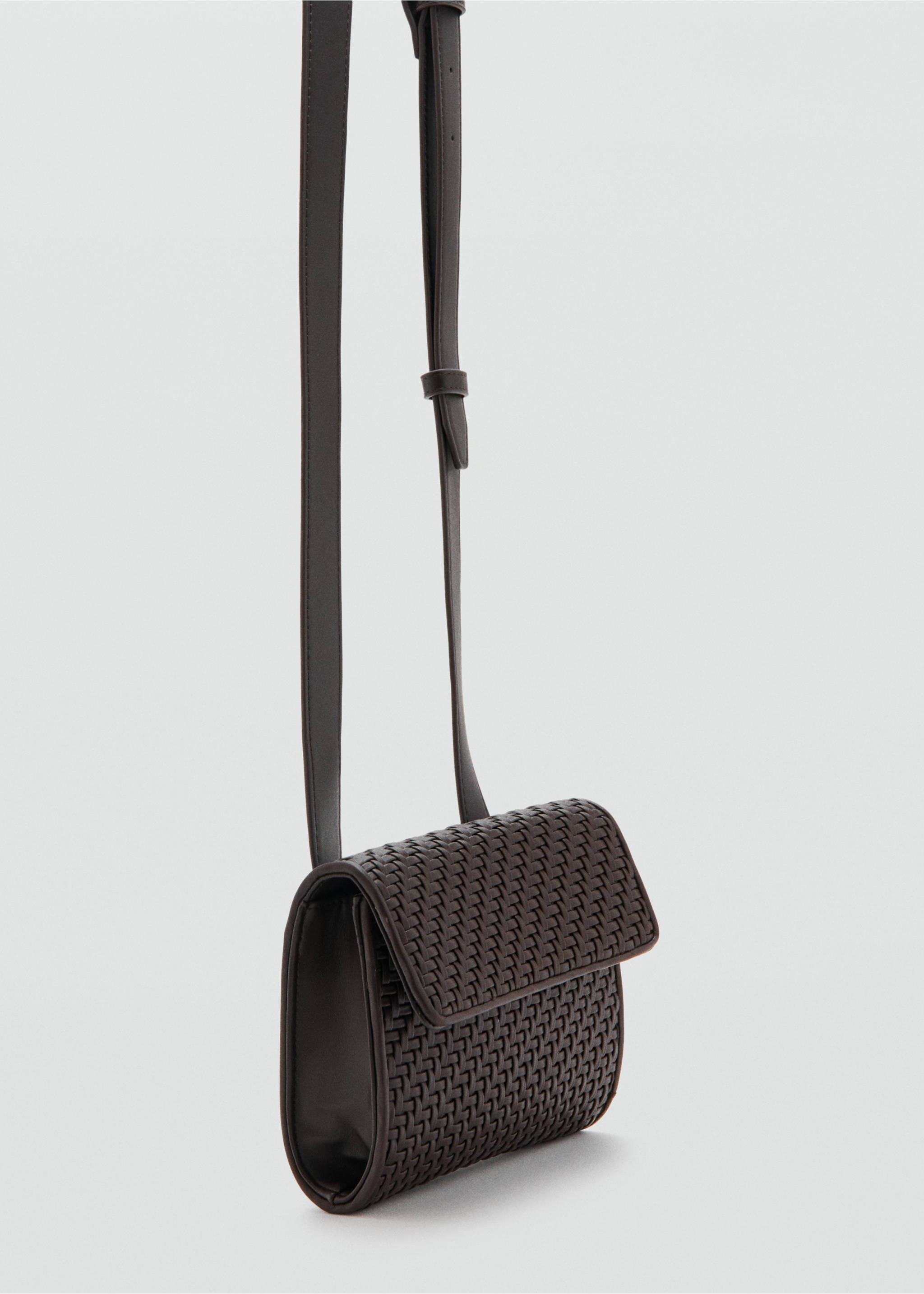Geflochtene Tasche mit langem Riemen - Mittlere Ansicht, Braun. Ref: 37041356-00.