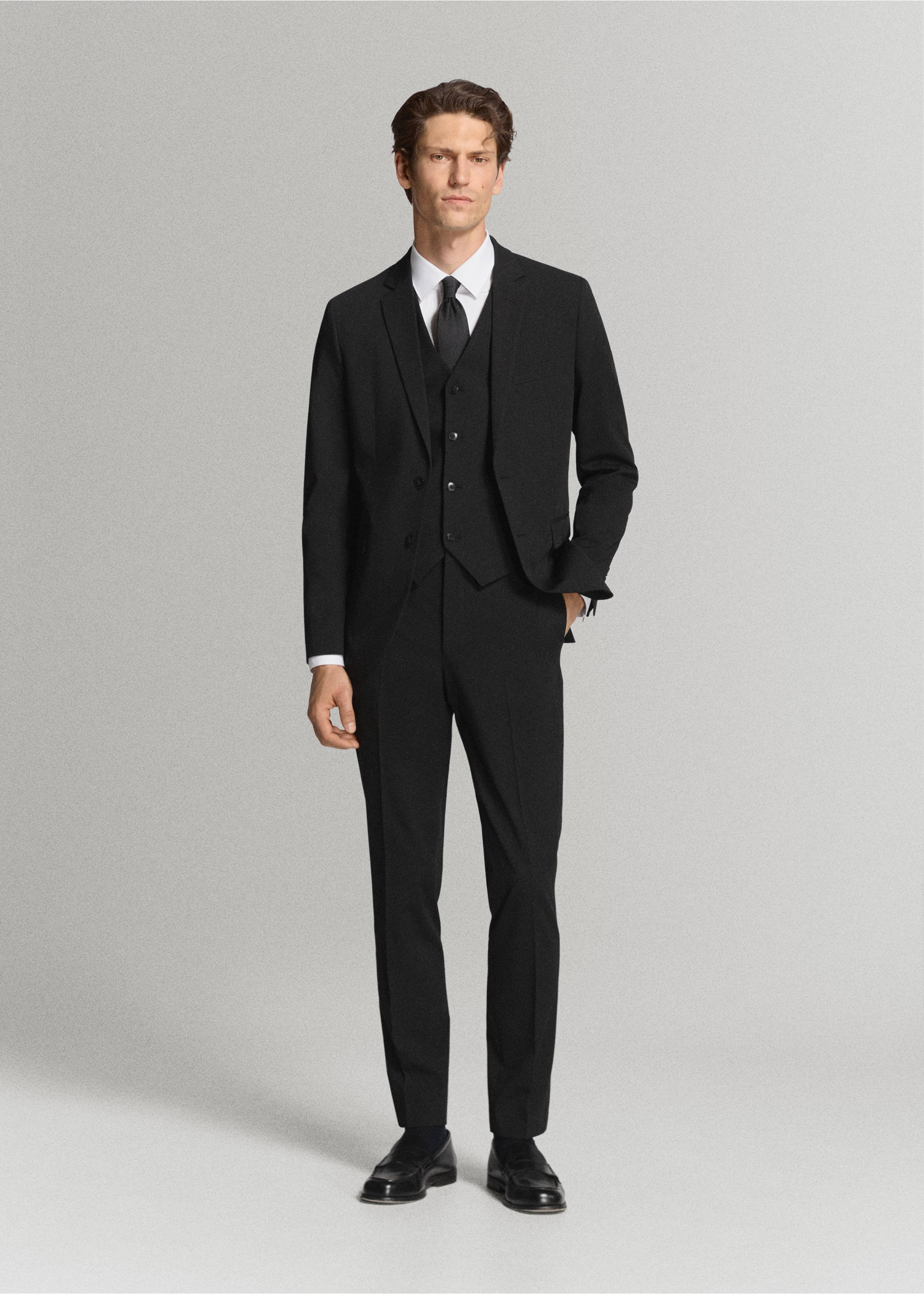Костюмный жилет super slim fit из ткани стретч - Общий план, Черный. Ref: 37041357-00.