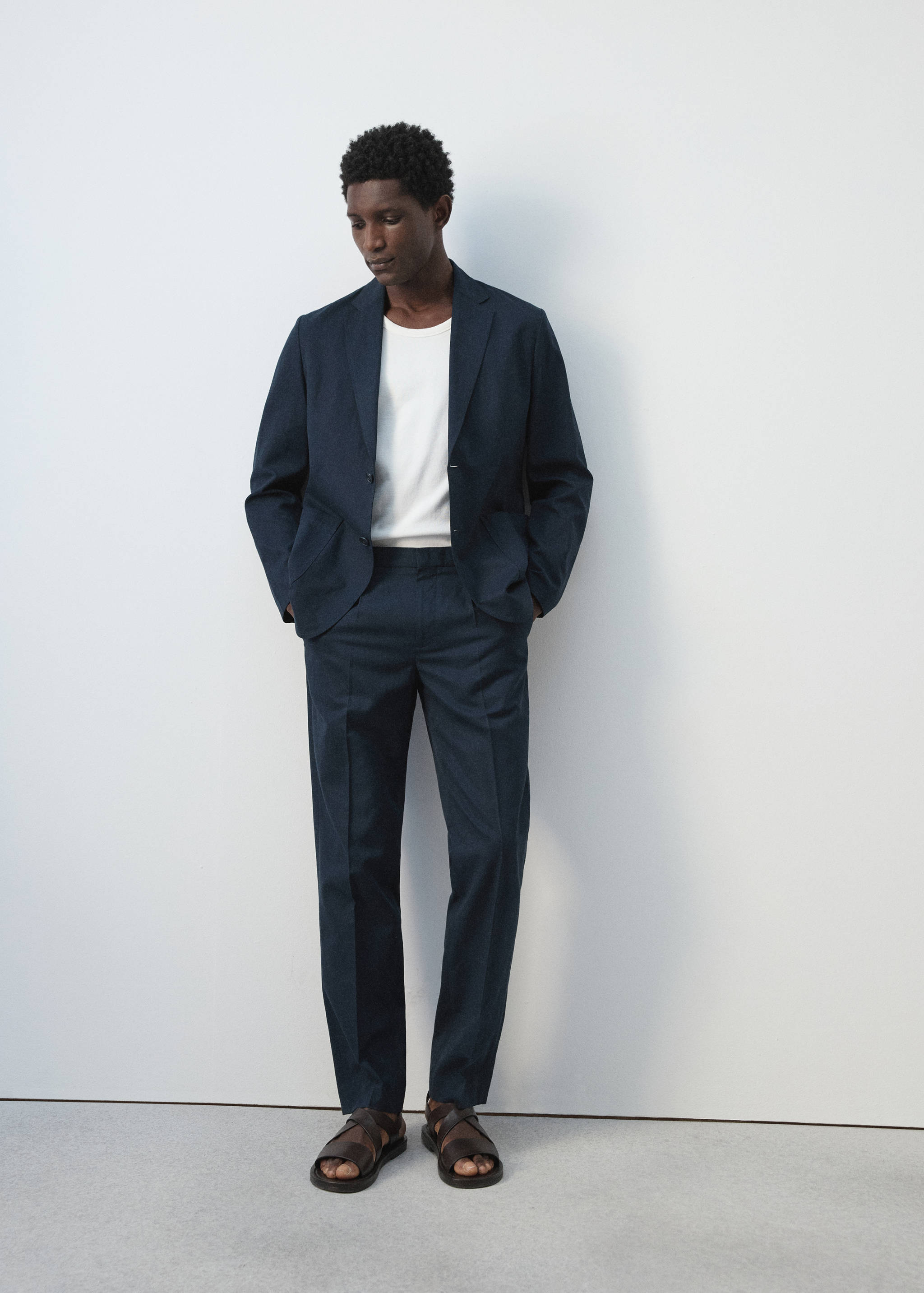 Slim-fit suit jacket made from a linen-lyocell blend - Details of the article 3