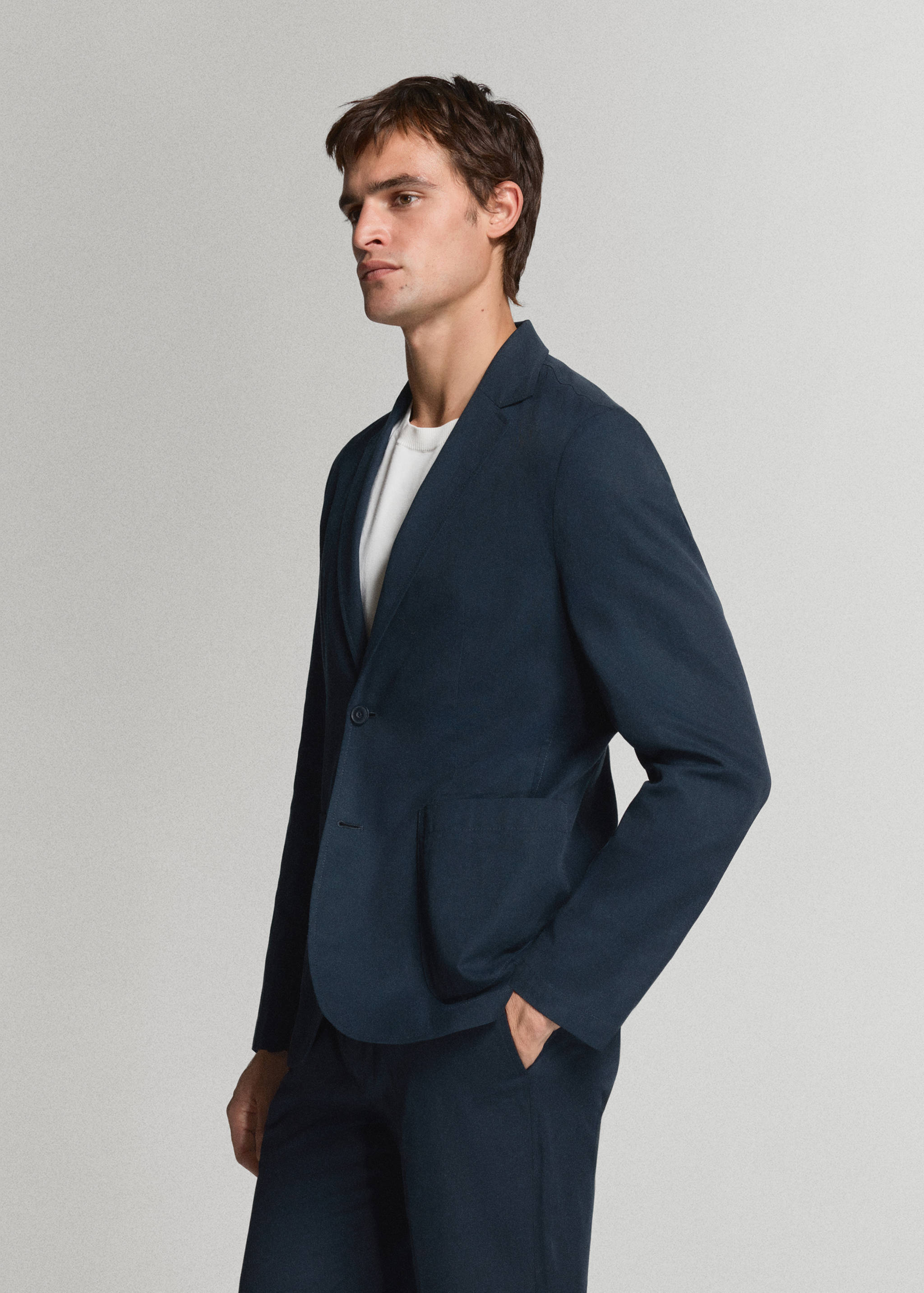 Slim-fit suit jacket made from a linen-lyocell blend - Details of the article 2
