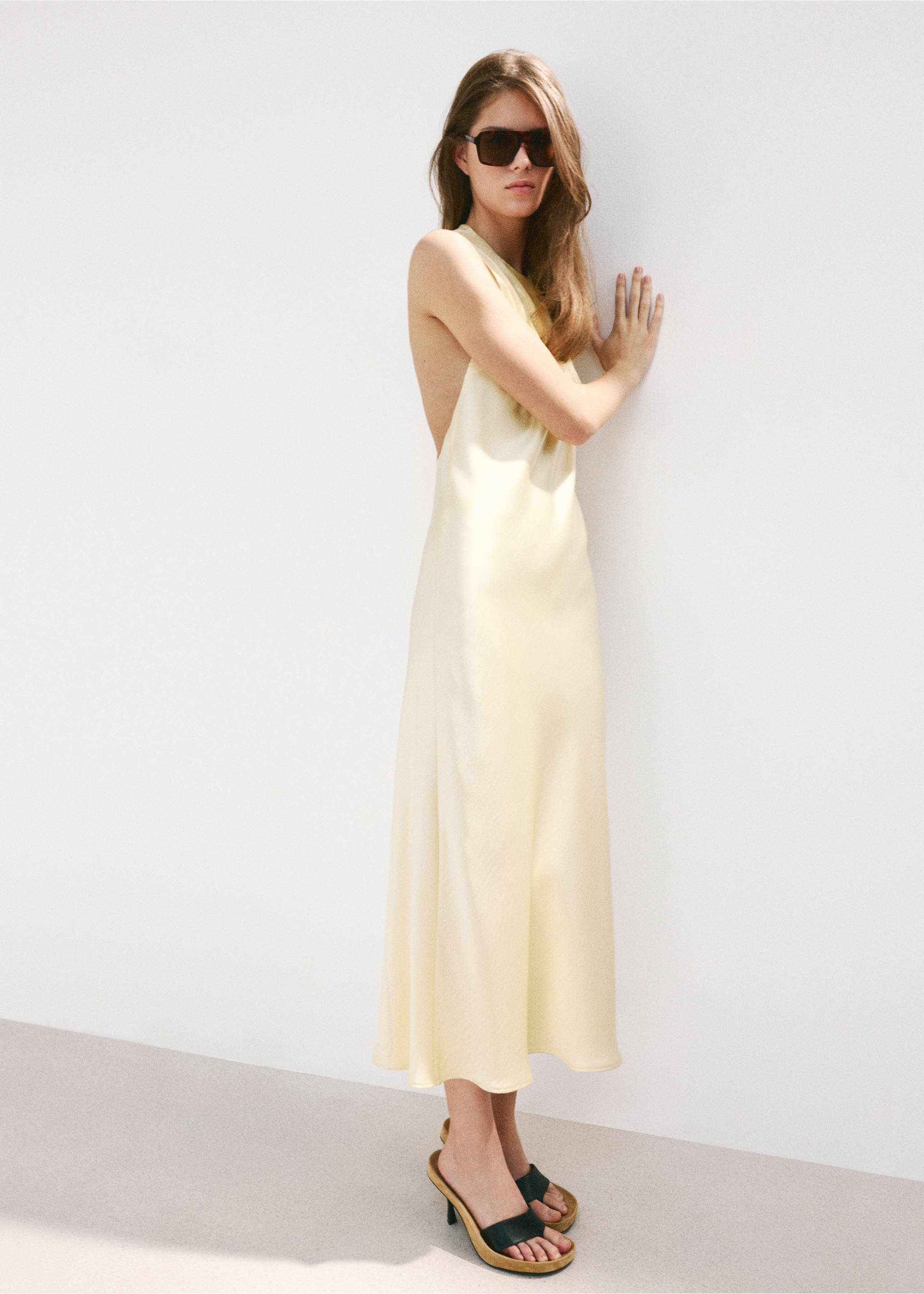 Vestido champagn - Plano general, Amarillo pastel. Ref: 37041374-00.