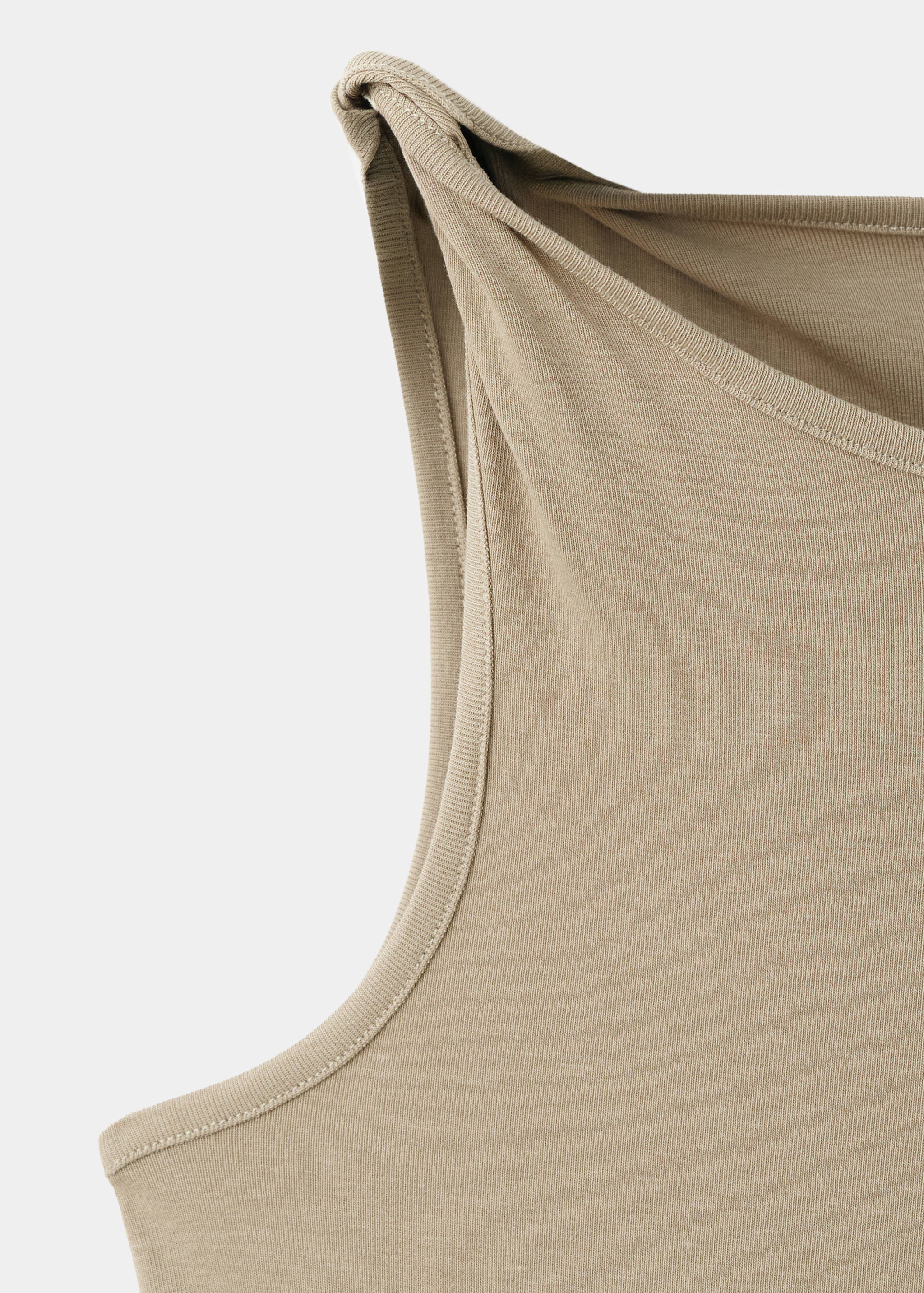 Langes Kleid mit Trägerdetail - Detail des Artikels 8