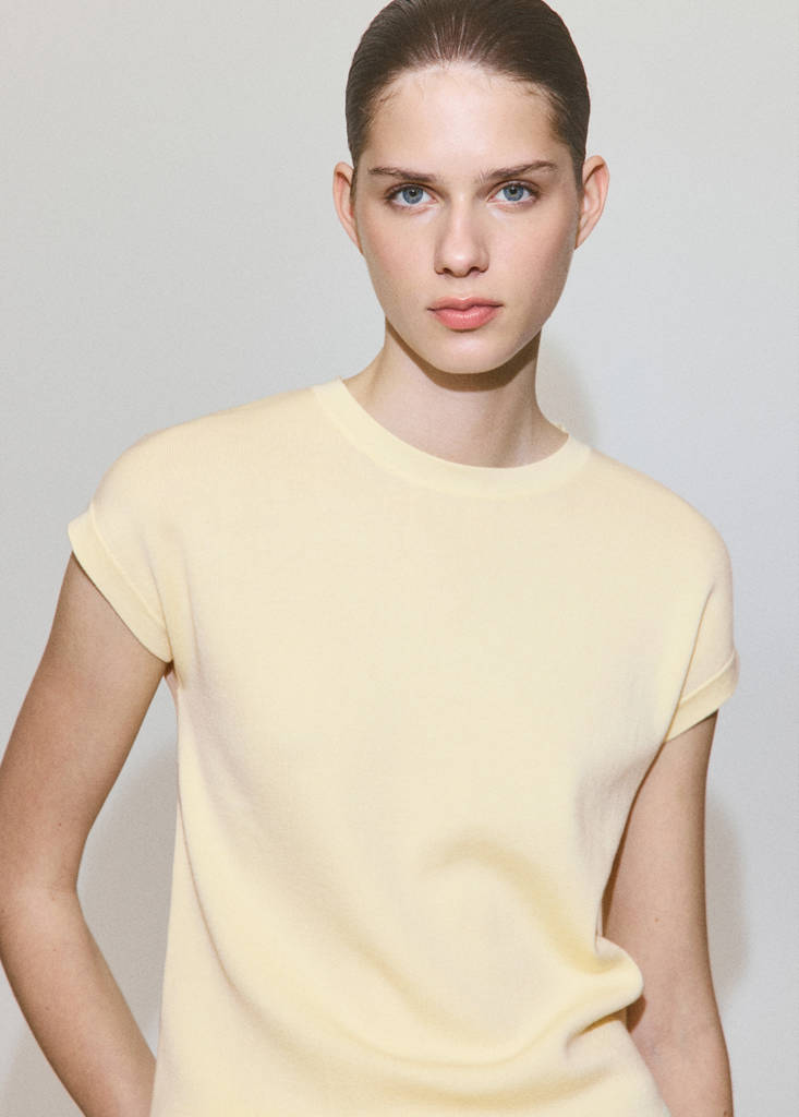 Short-sleeve knitted t-shirt — Pastel Yellow