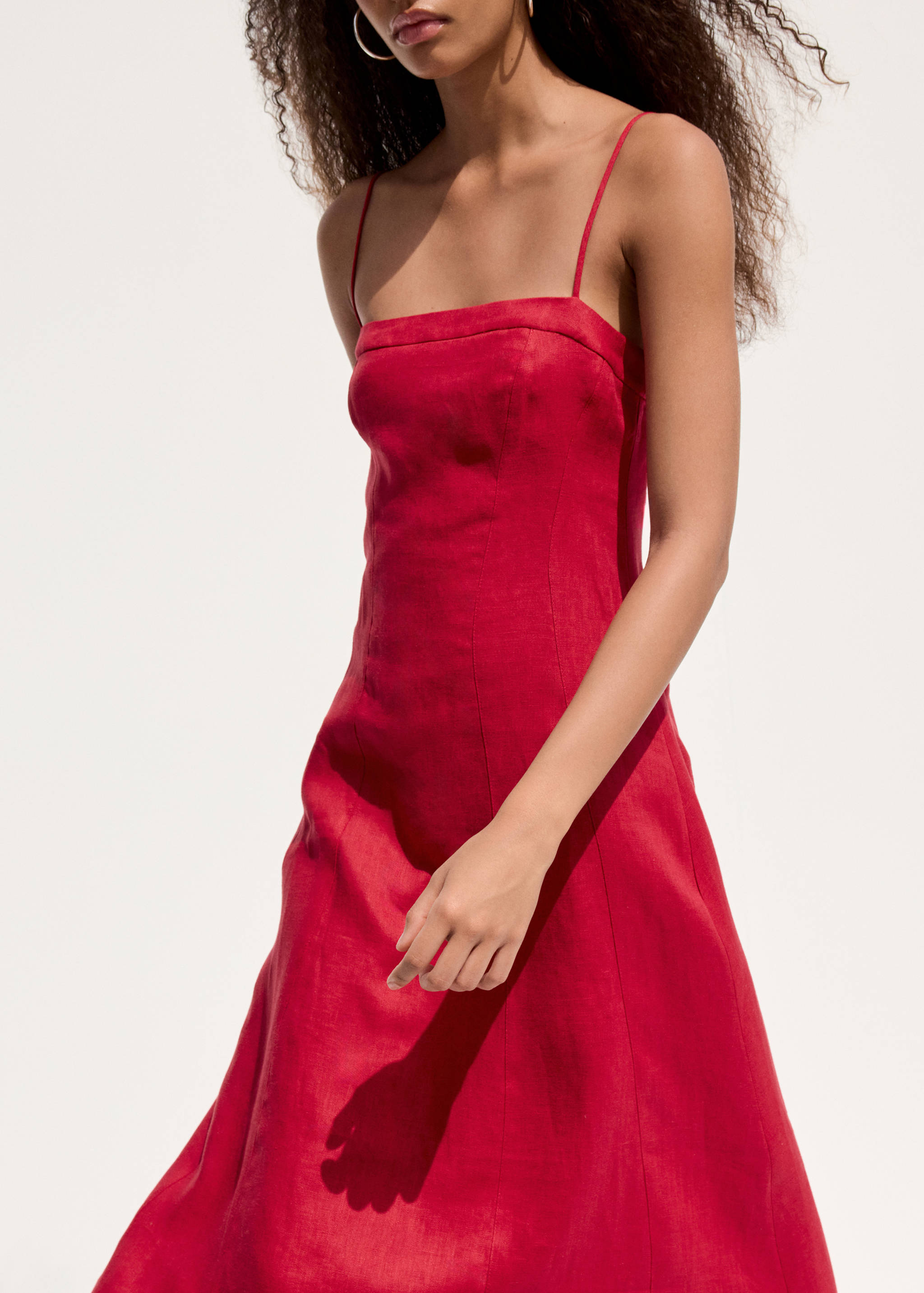 Vestido lino evasé - Plano medio