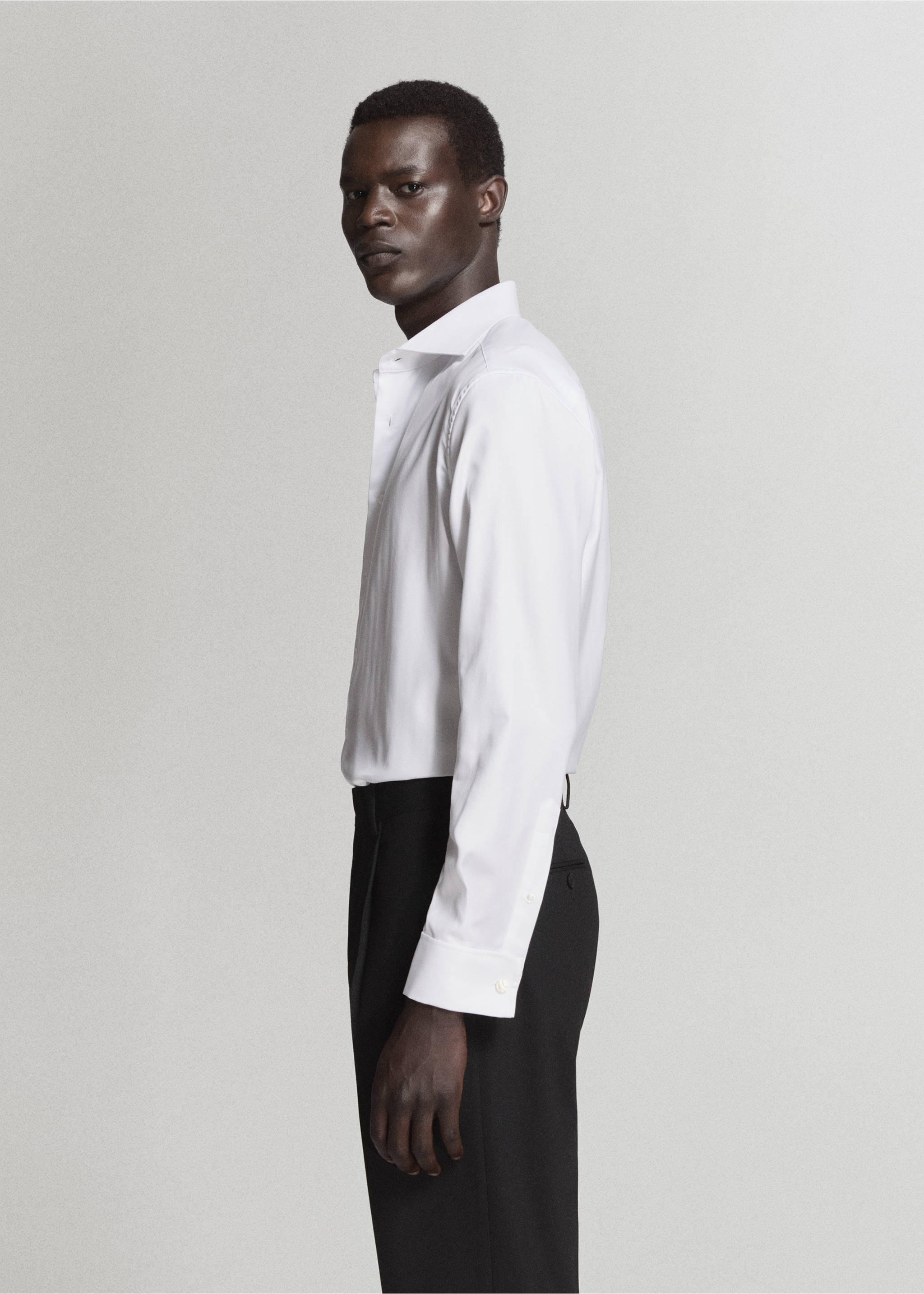 Plain 100% cotton shirt - Details of the article 2, White. Ref: 37041399-00.