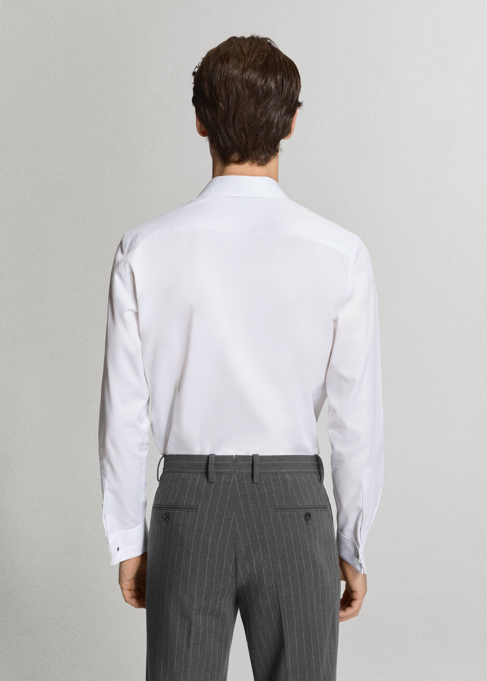 100% cotton slim-fit suit shirt - Reverse of the article