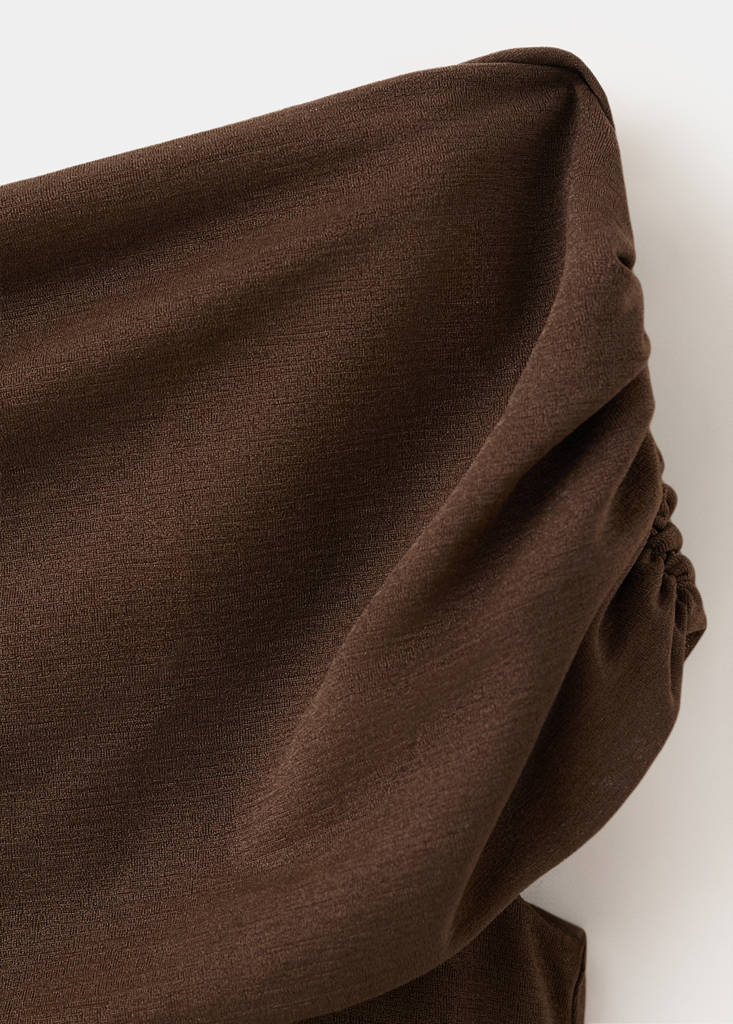 Off-shoulder top — Brown