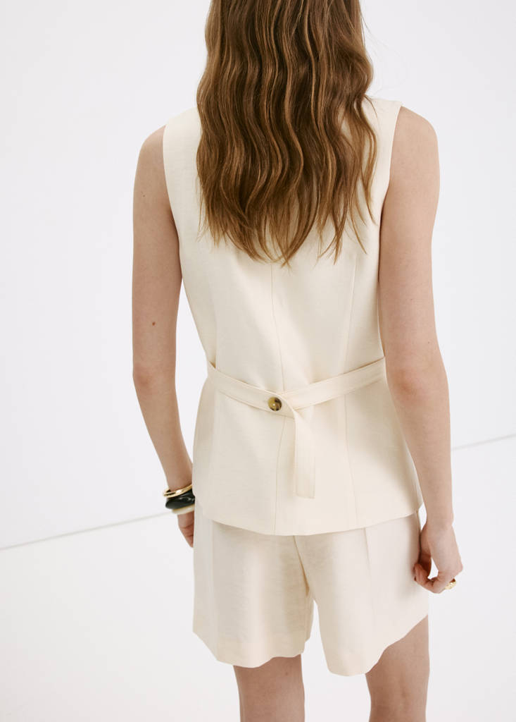 Waistcoat with buttons and pockets — Ecru