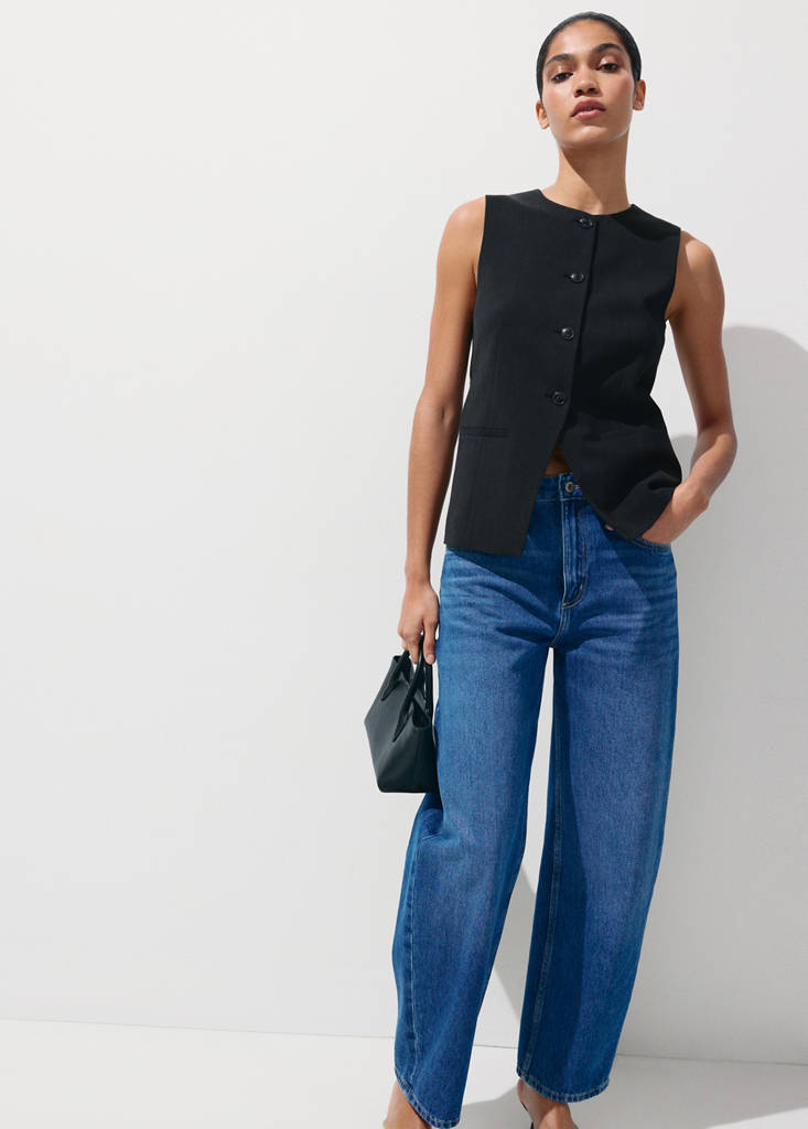 Waistcoat with buttons and pockets — Black