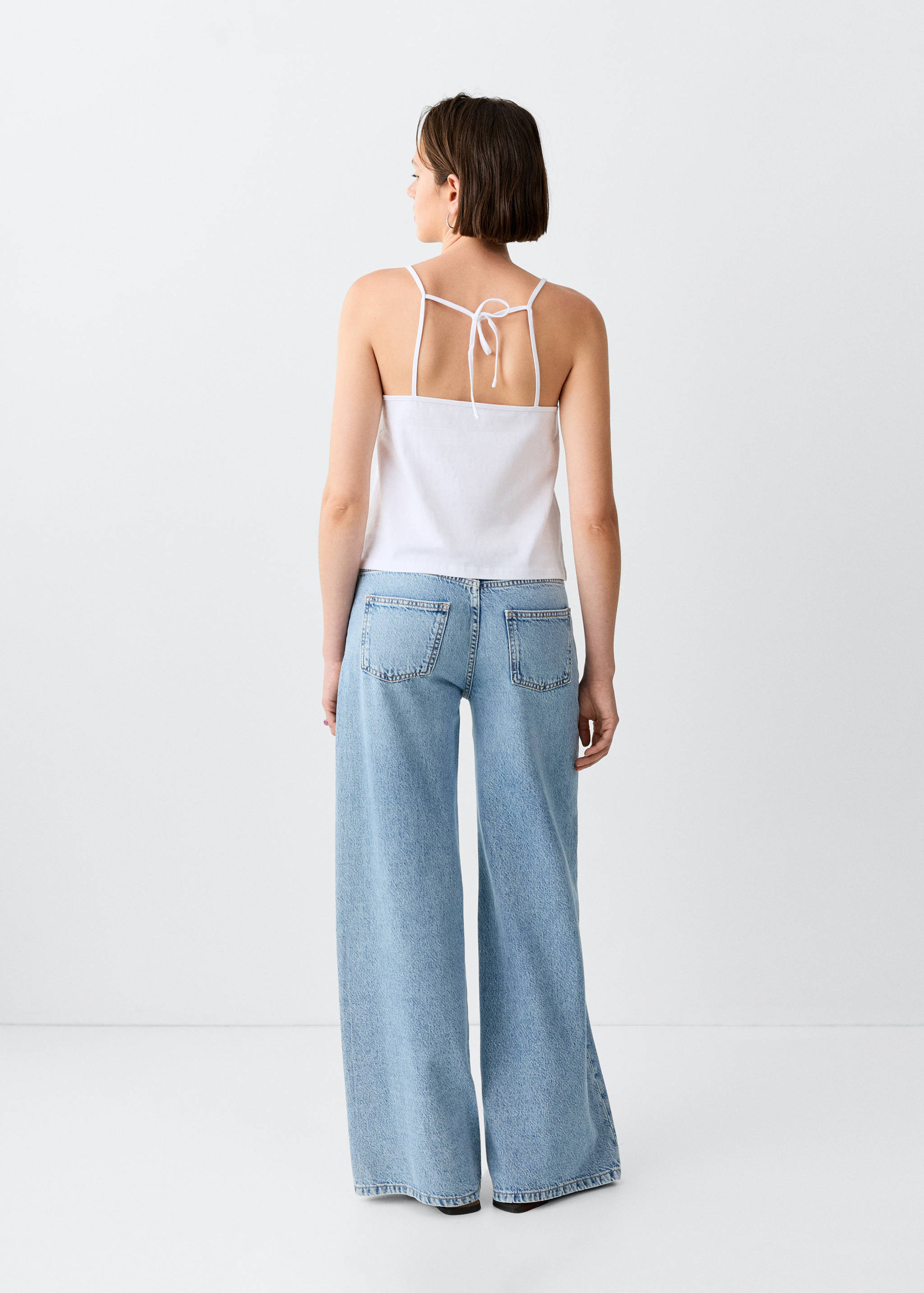 Low-waist wide-leg jeans - Reverse of the article