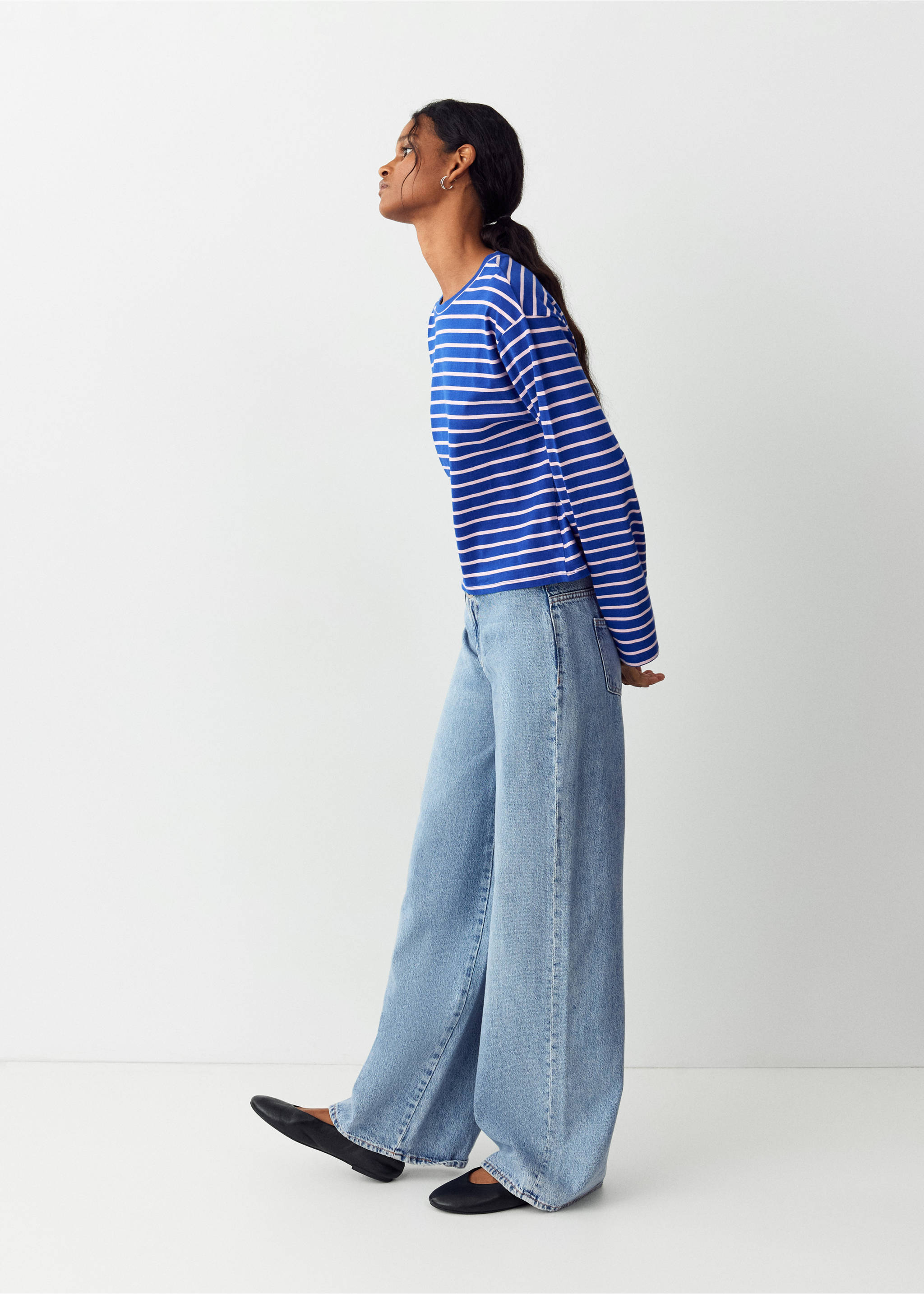 Low-waist wide-leg jeans - Details of the article 1, Medium Blue. Ref: 37041435-00.