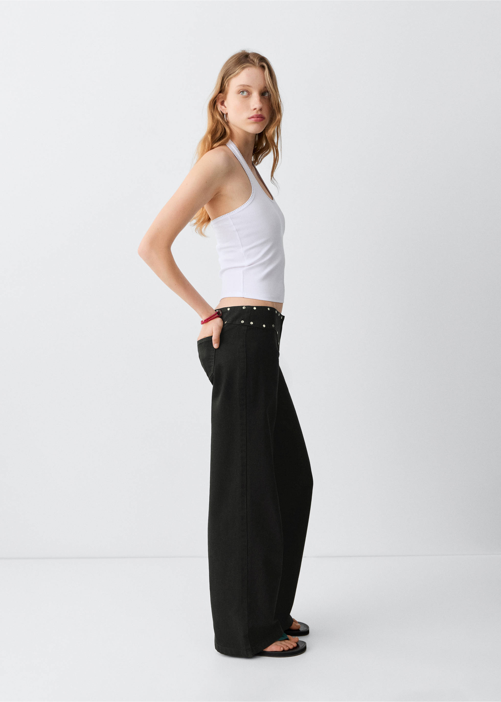 Jean taille basse à clous - Détail de l'article 1, Black denim. Ref: 37041436-00.