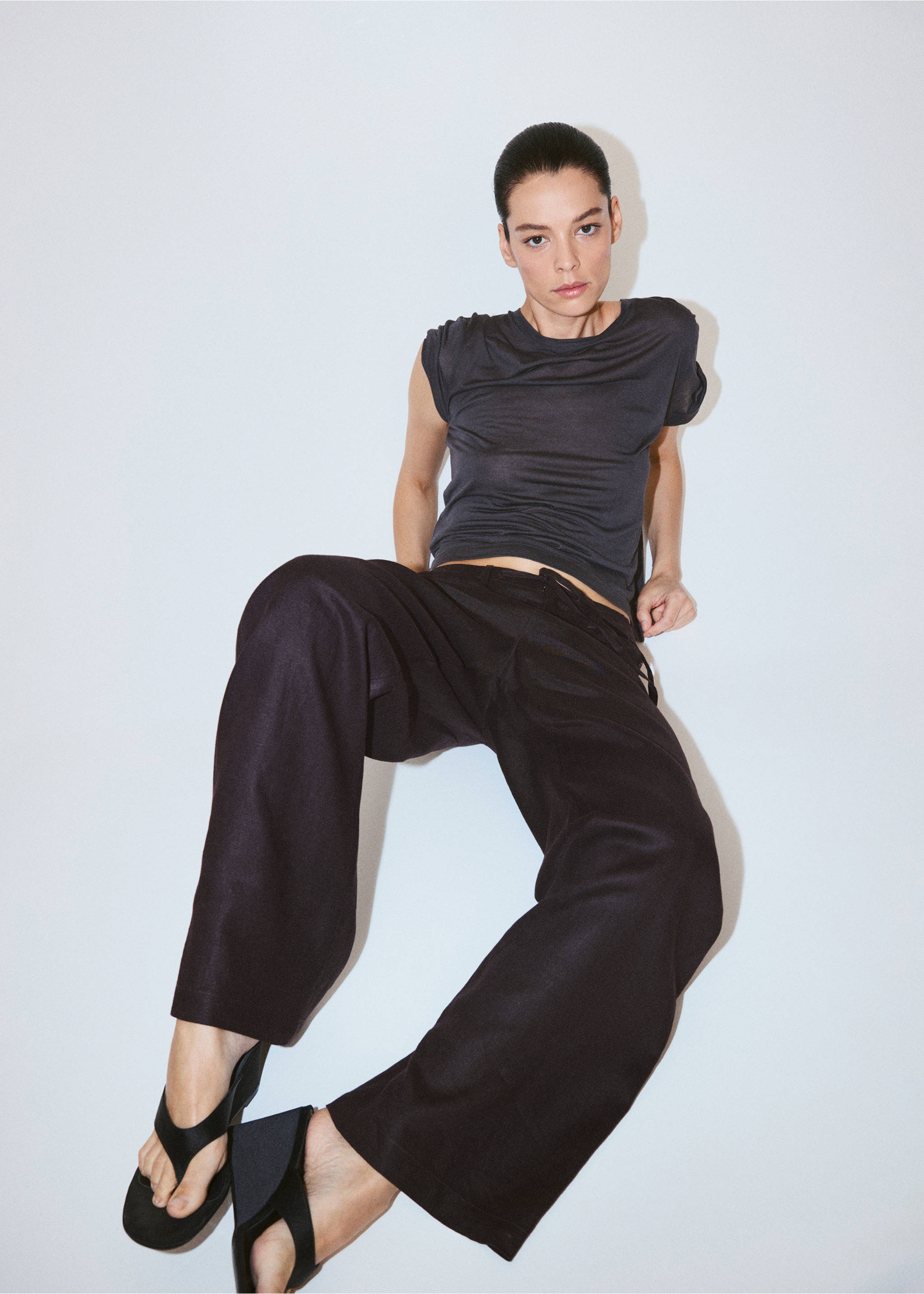 Bow linen trousers - Details of the article 3, Chocolate. Ref: 37041438-00.