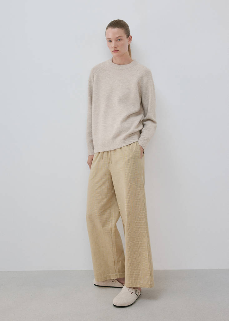 Round-neck knitted sweater — Light/Pastel Grey