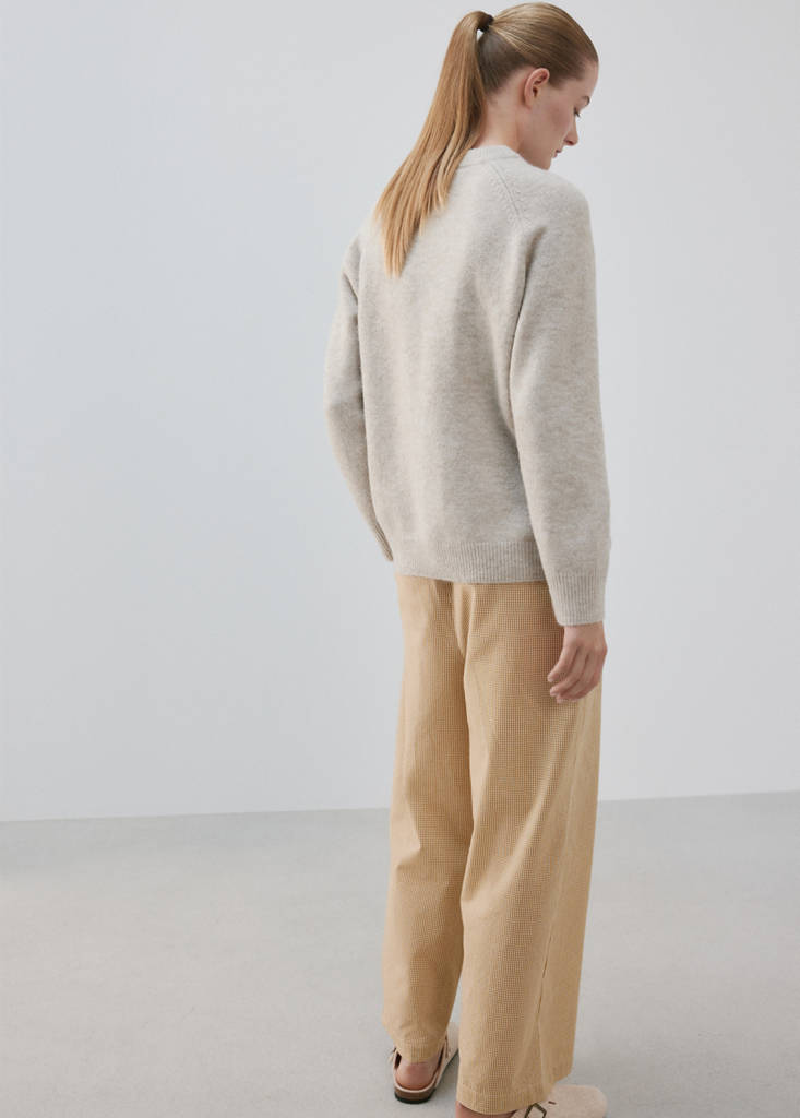 Round-neck knitted sweater — Light/Pastel Grey