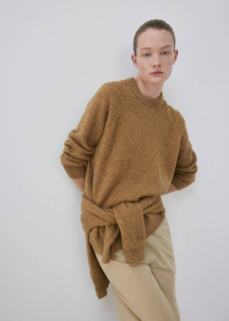 Round-neck knitted sweater — Brown