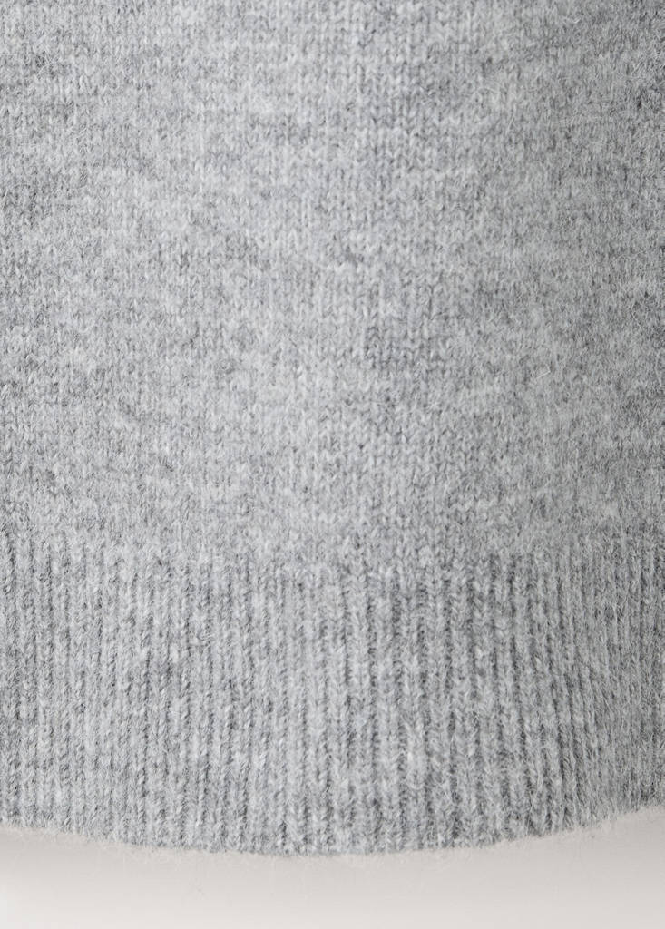 Round-neck knitted sweater — Grey