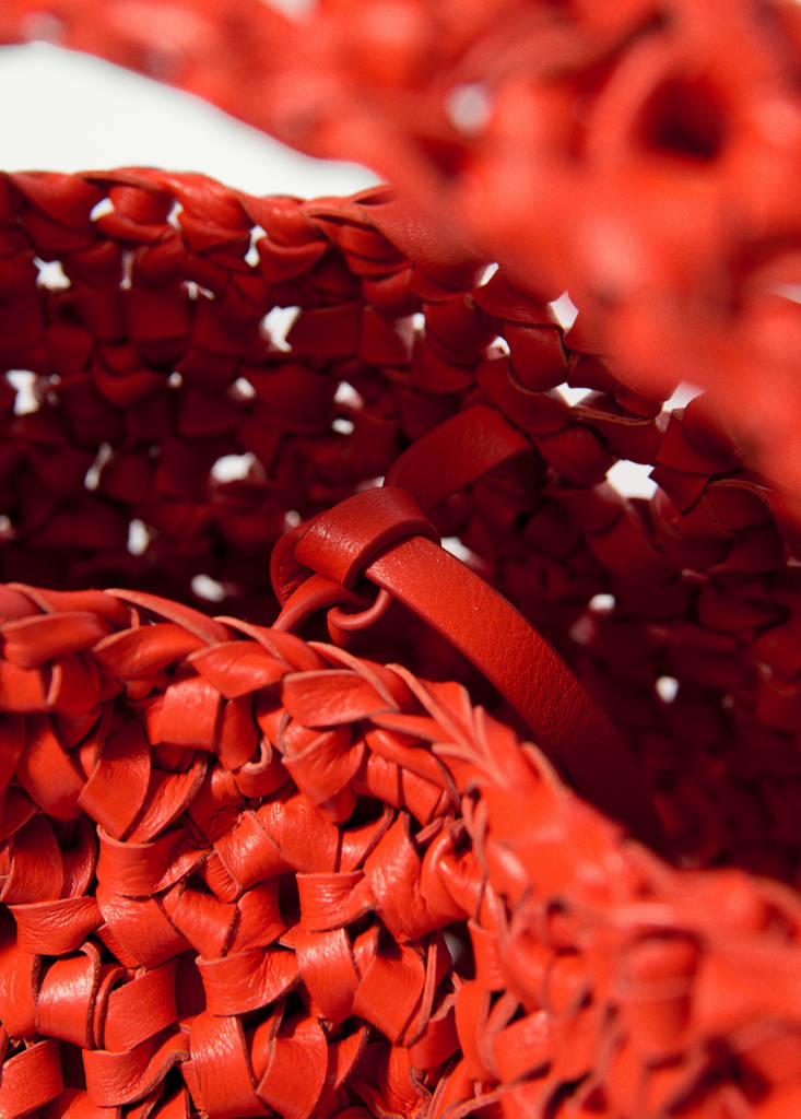 Handmade woven leather handbag — Red