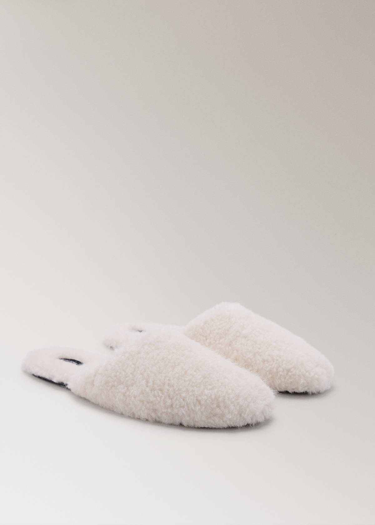 Shearling sneakers with a rounded toe — Ecru