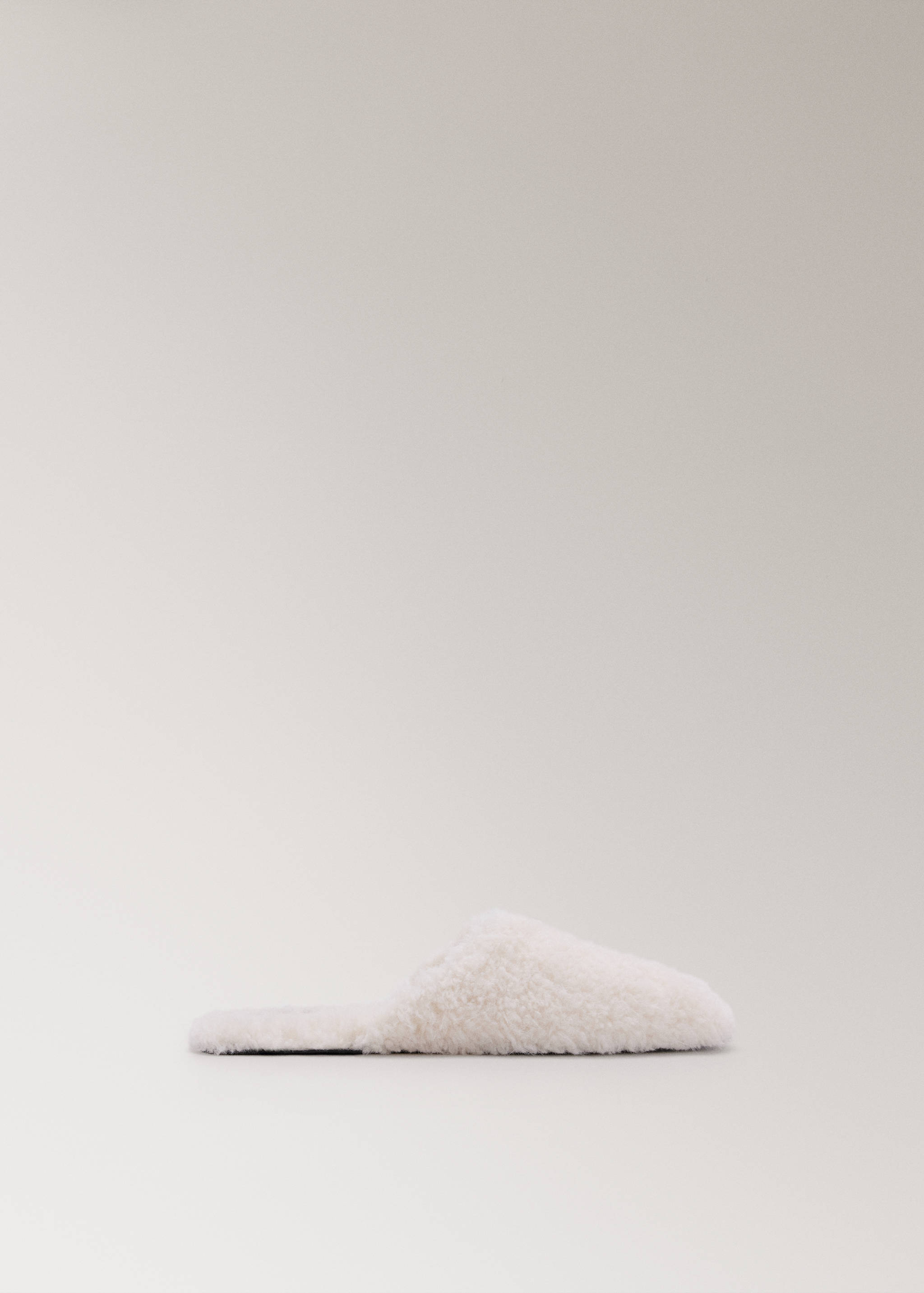 Shearling sneakers with a rounded toe - Article without model