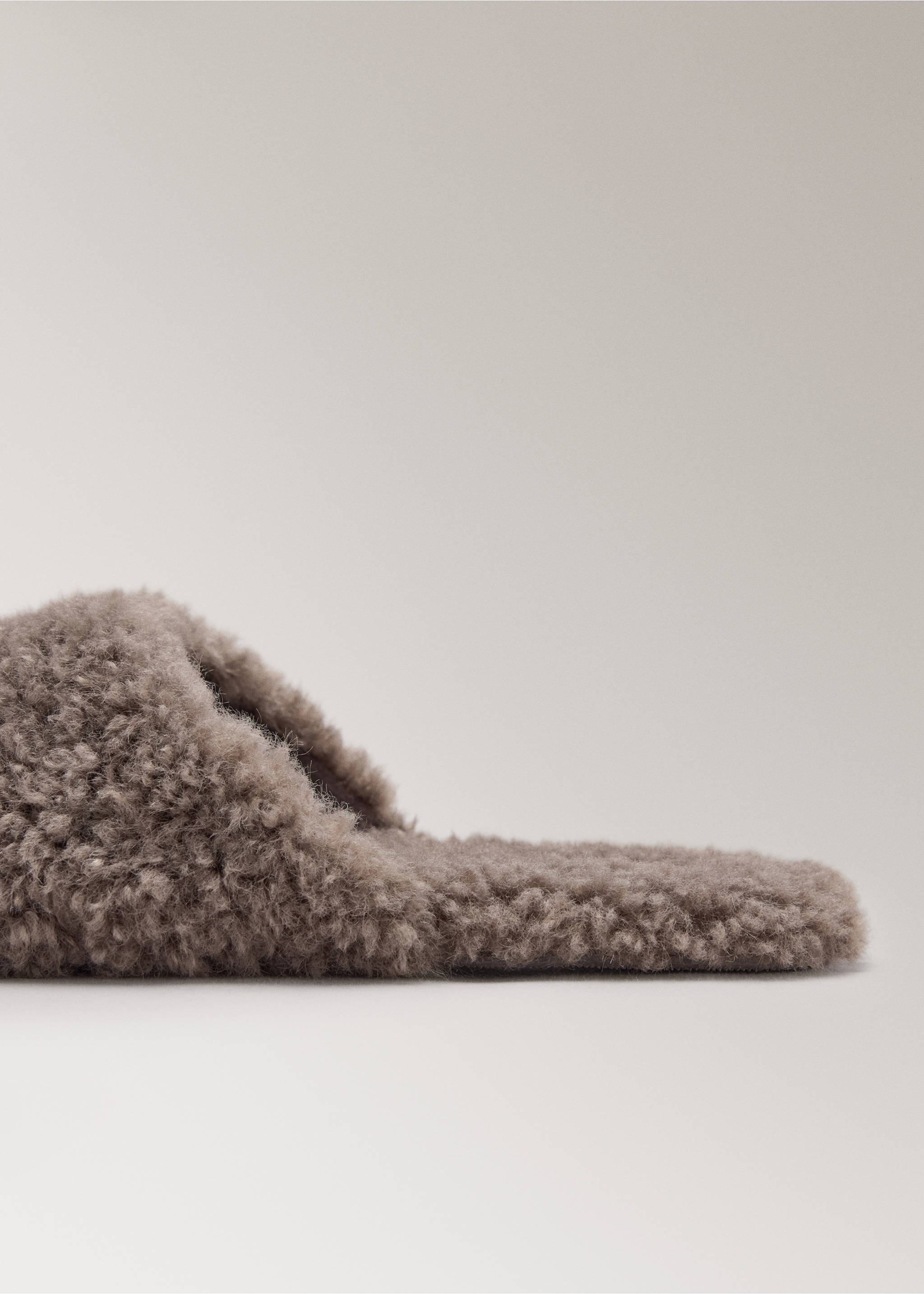 Shearling sneakers with a rounded toe - Details of the article 1, Medium Brown. Ref: 37041451-00.