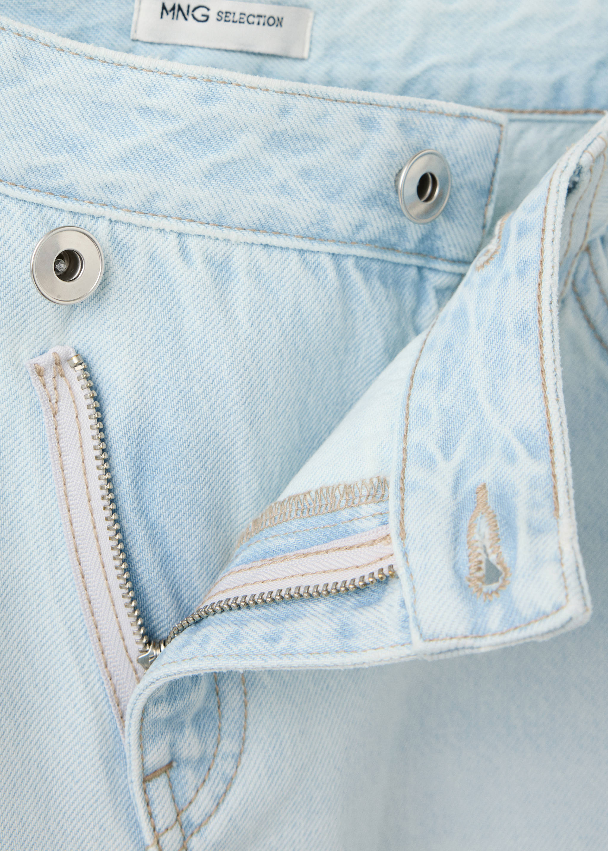 Crossed straight jeans - Details of the article 8