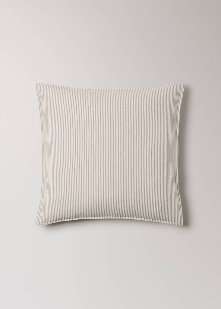 Two seersucker cotton pillowcases with fine stripes 60x60 cm — Coffee