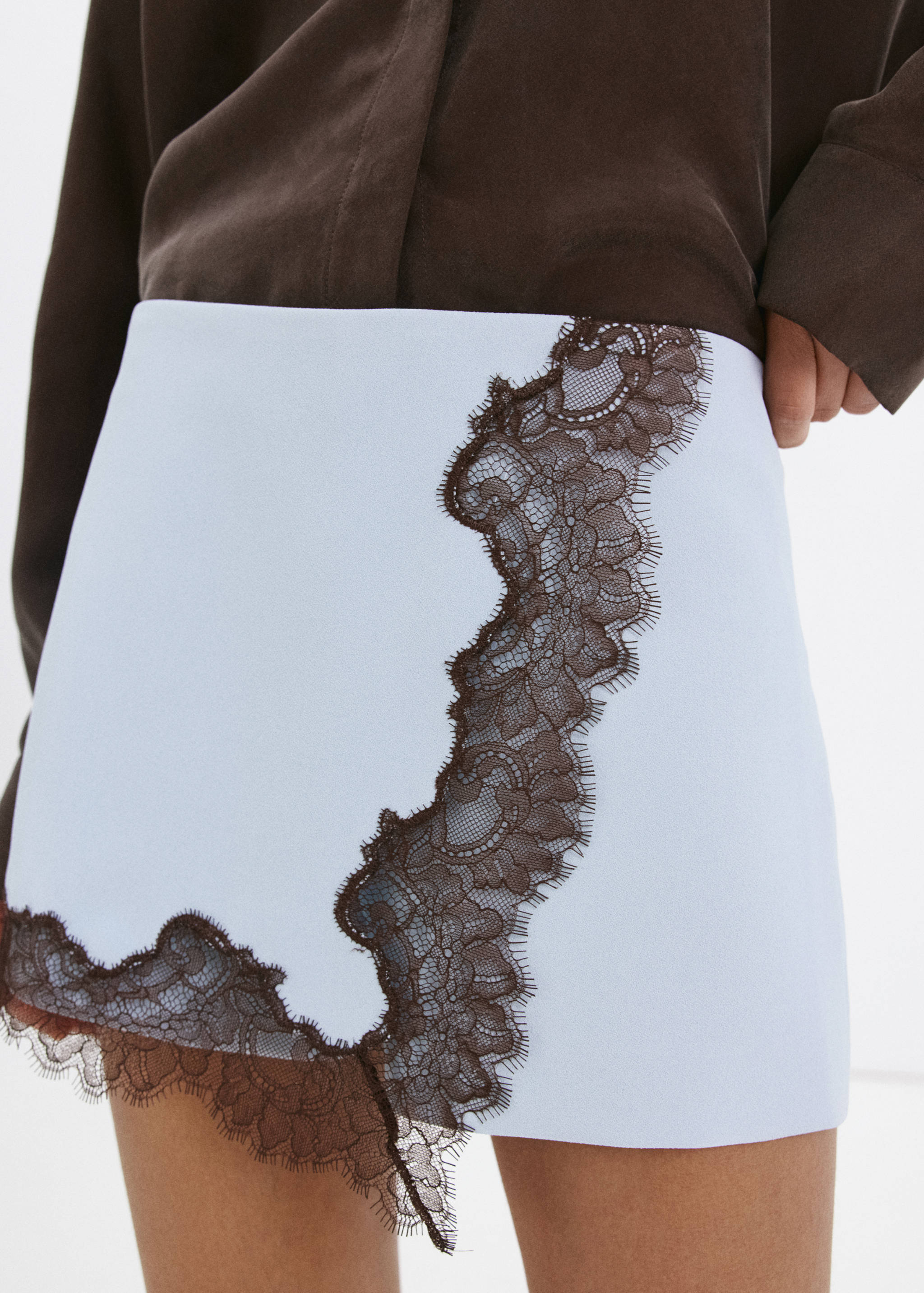 Straight shorts with lace detail - Details of the article 3