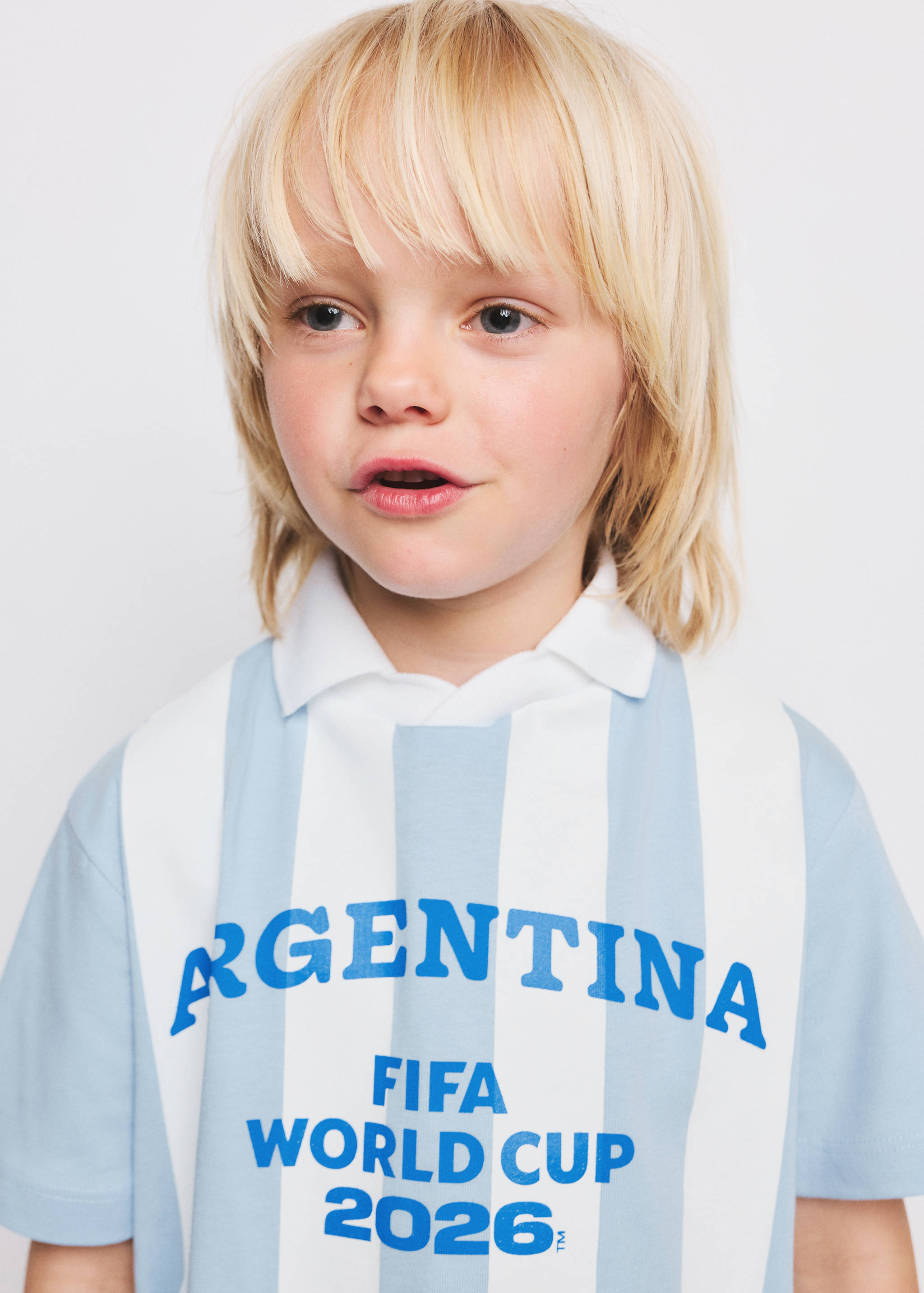 Argentina Football Shirt - Medium plane