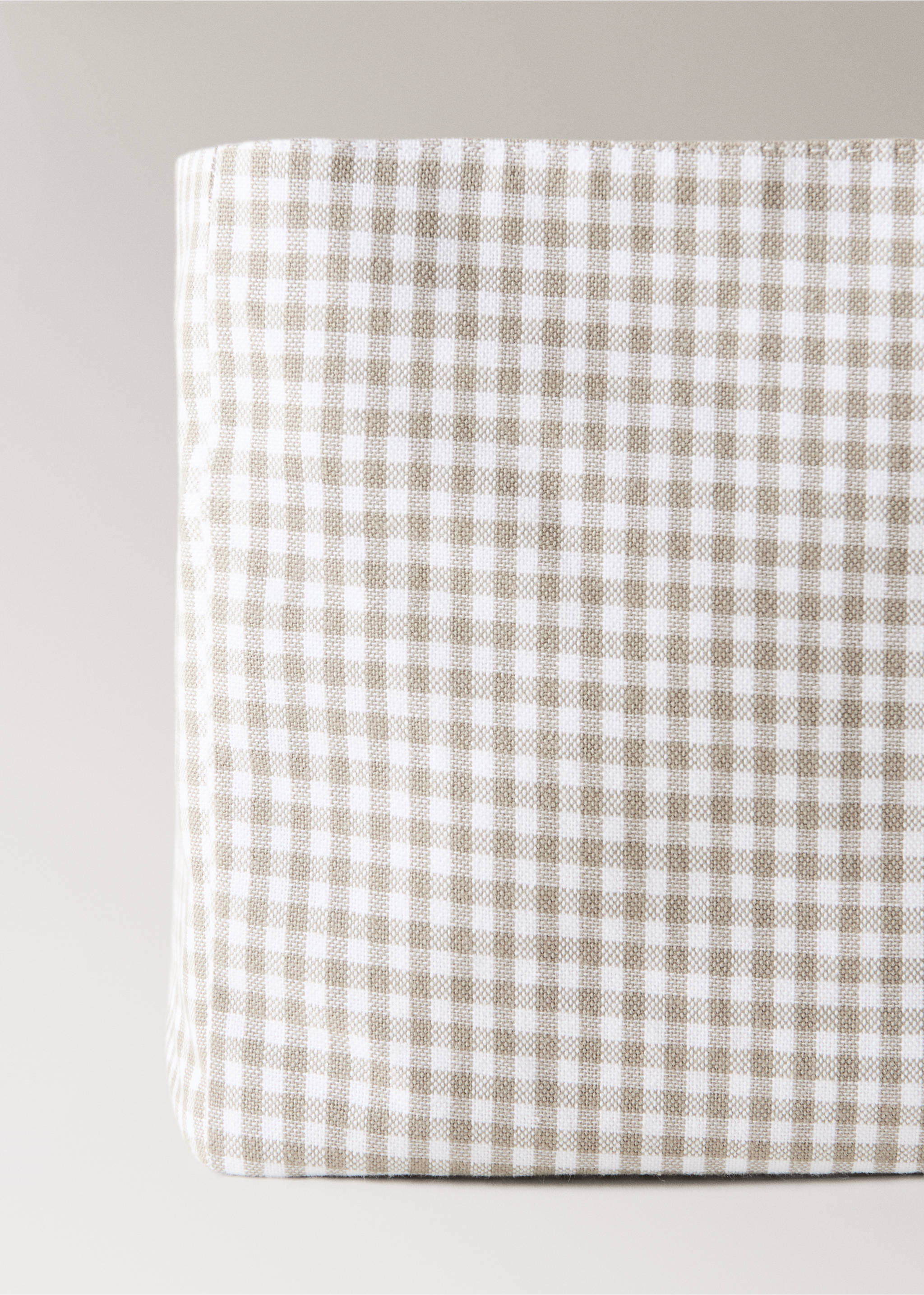 Basket with gingham check print - Details of the article 2, Light/Pastel Brown. Ref: 37041473-00.