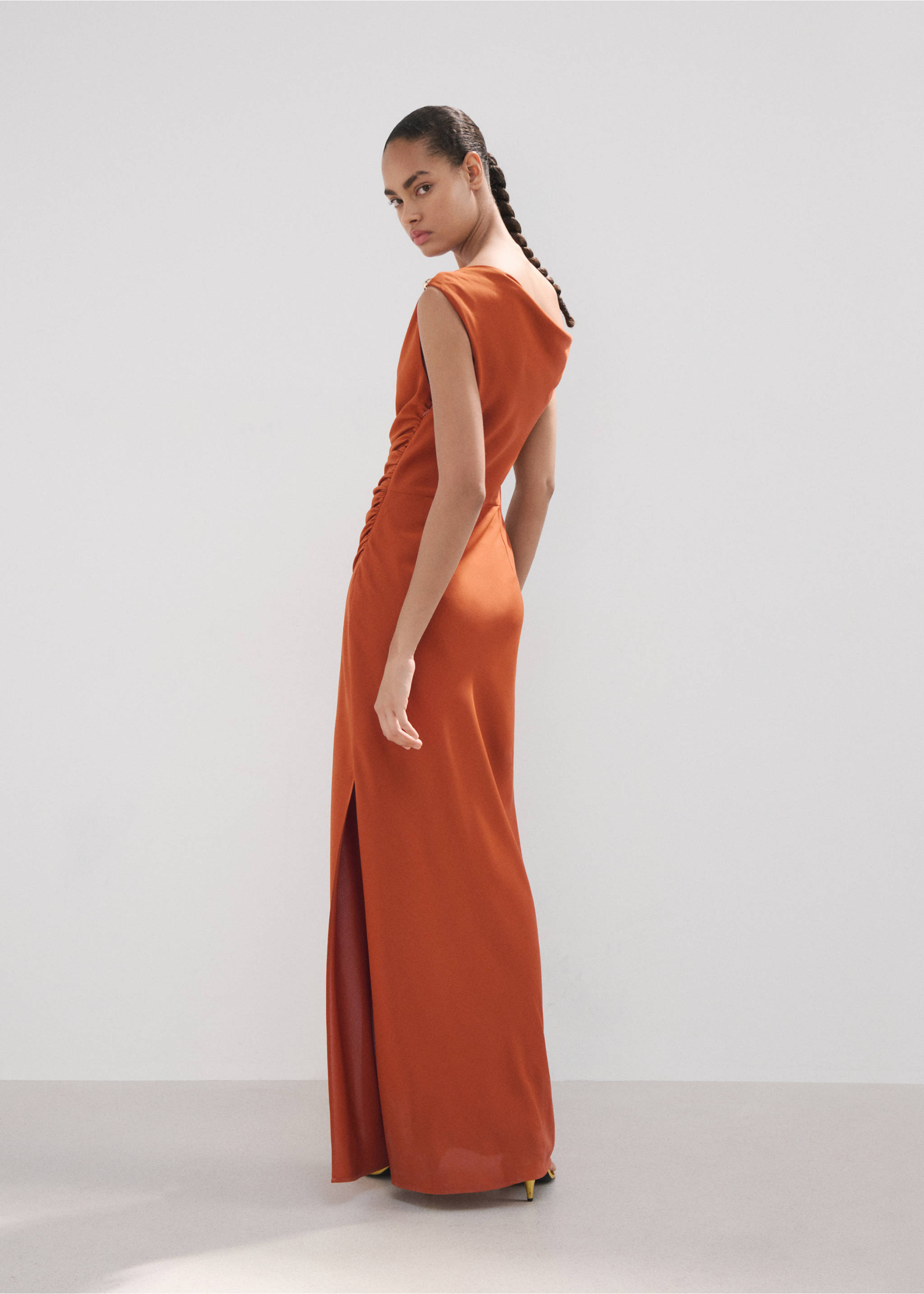 Vestido asimétrico fruncido - Reverso del artículo, Naranja. Ref: 37041476-00.