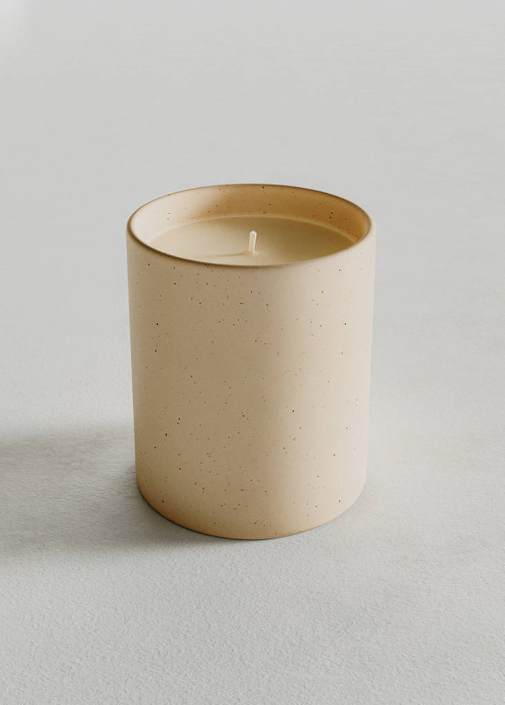 FLEUR ceramic scented candle 200 g — Brown