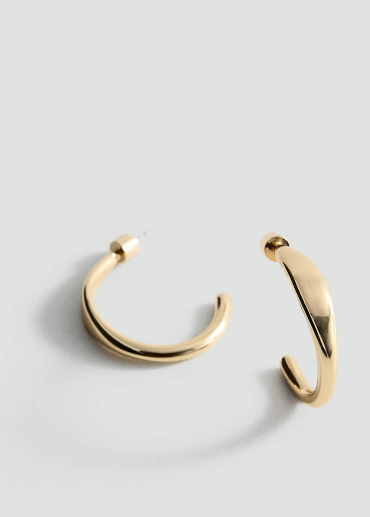 Hoop earrings — Gold