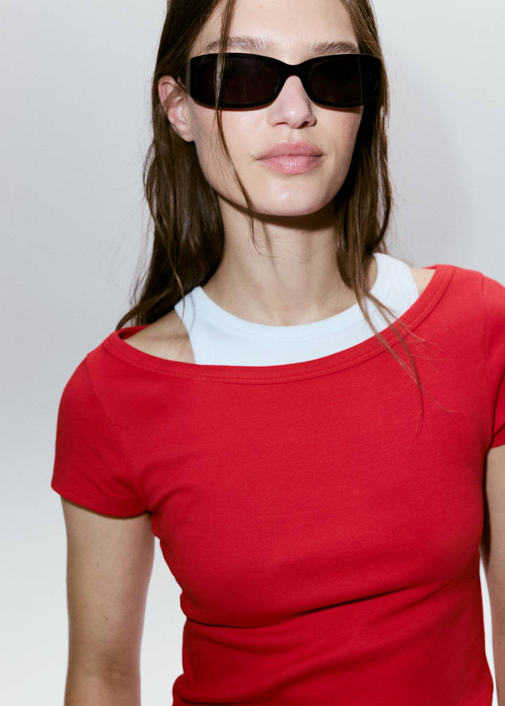 Two-tone contrast T-shirt — Red