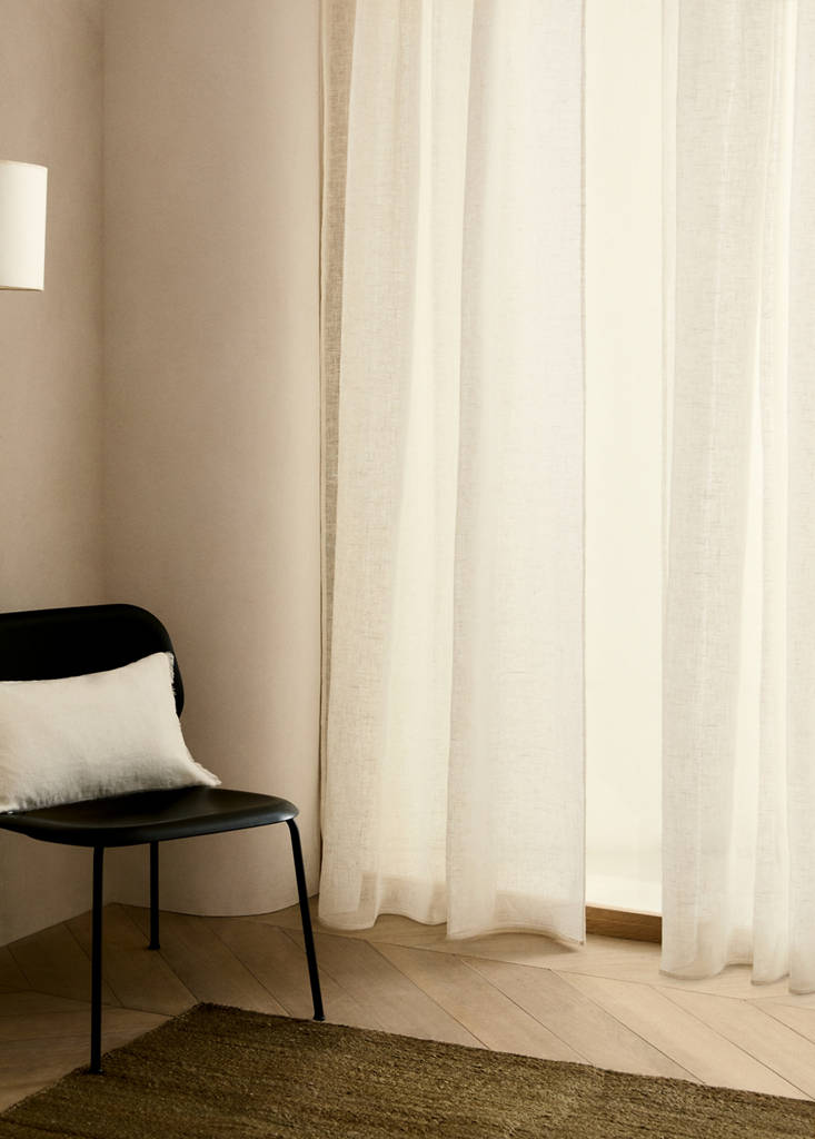 Linen curtain with structured weave, low opacity — Ecru
