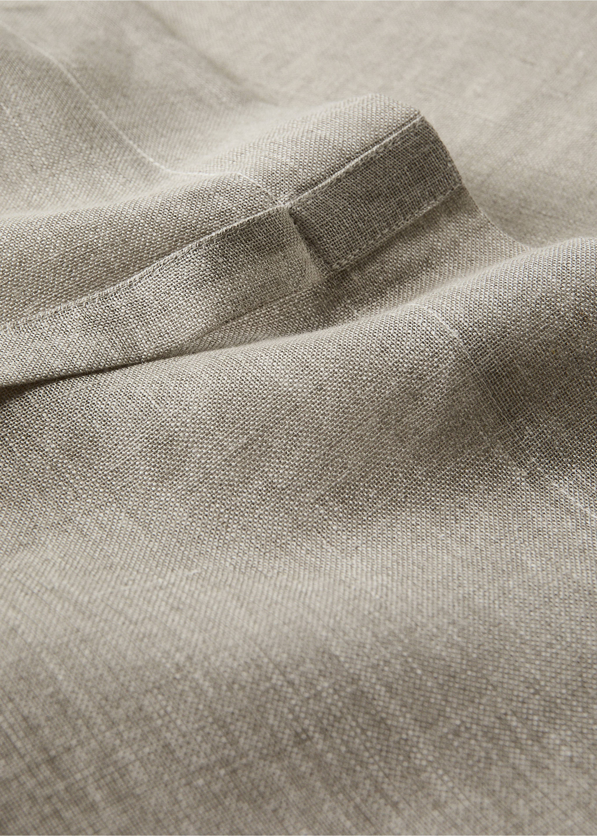 100% linen roller blind with low transparency - Details of the article 1, Sand. Ref: 37041508-00.