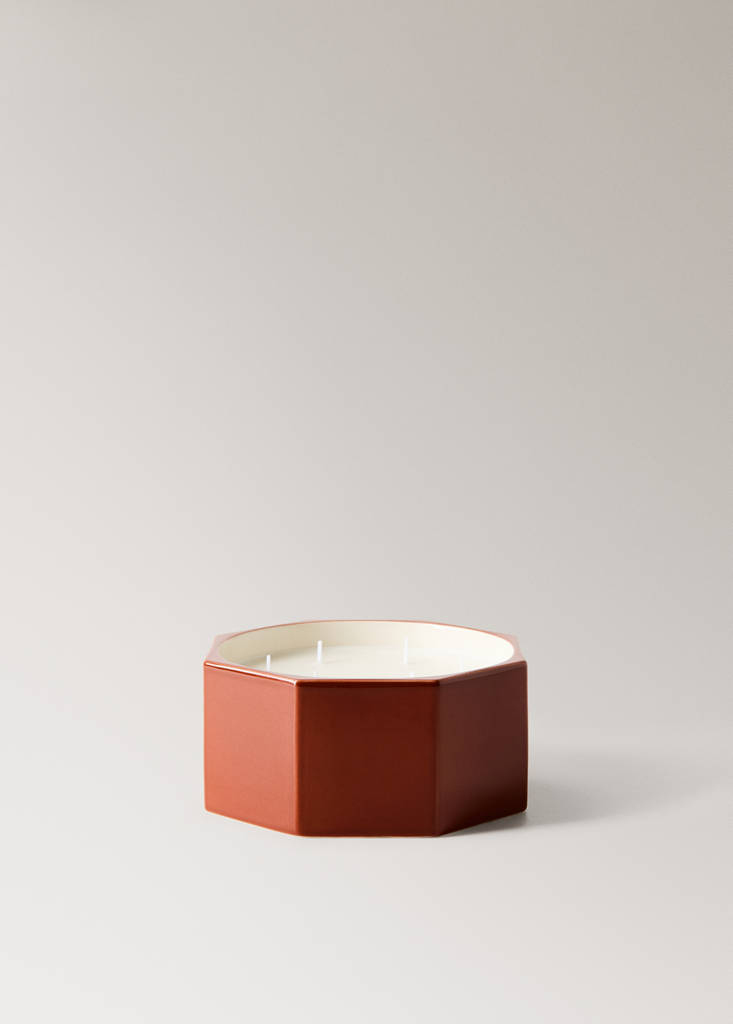 Hexagonal ceramic decorative candle — Russet
