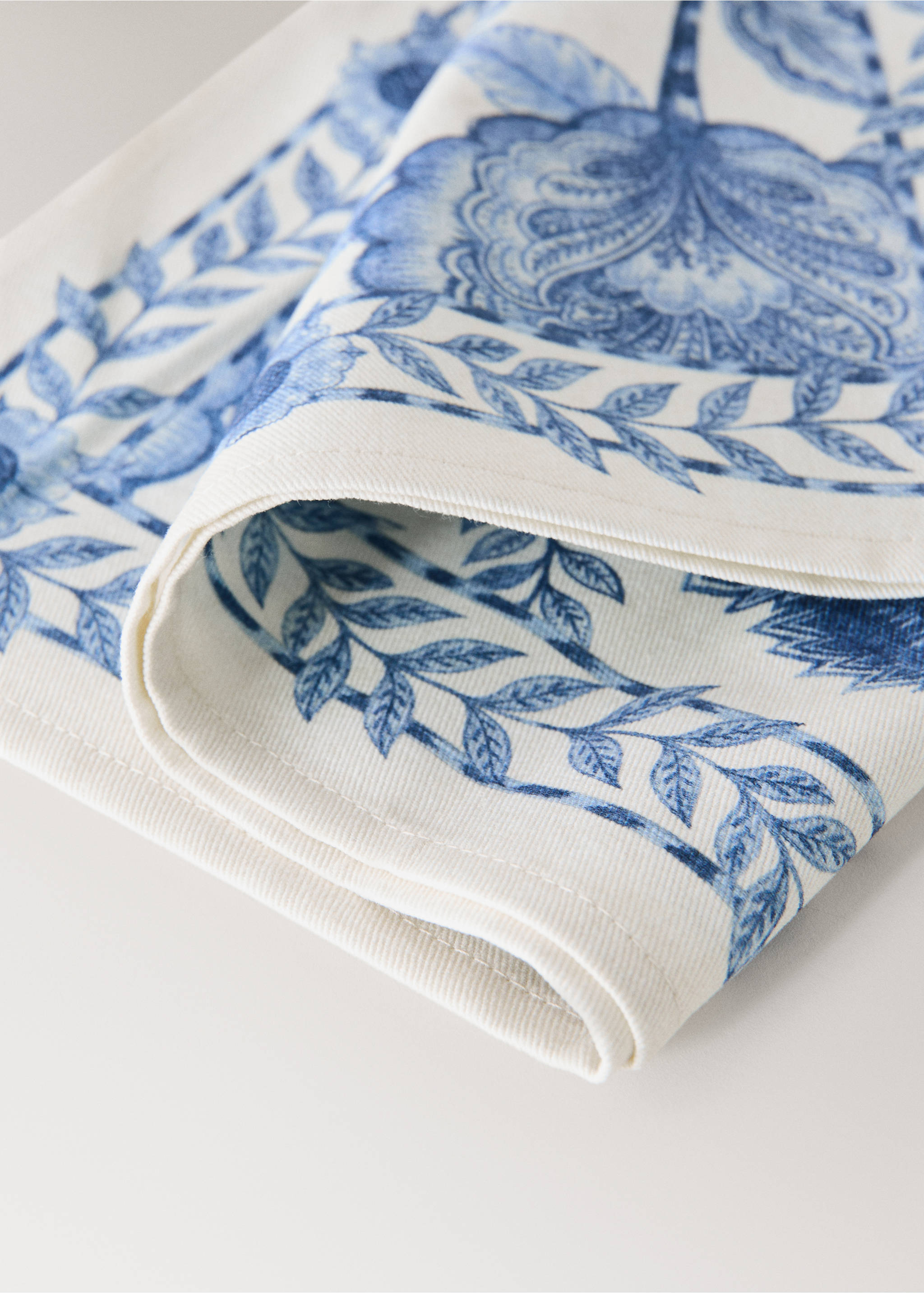 Pack de 4 serviettes de table coton imprimé fleuri - Détail de l'article 2, Bleu. Ref: 37041521-00.