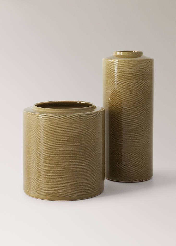 Tall engraved terracotta vase — Khaki