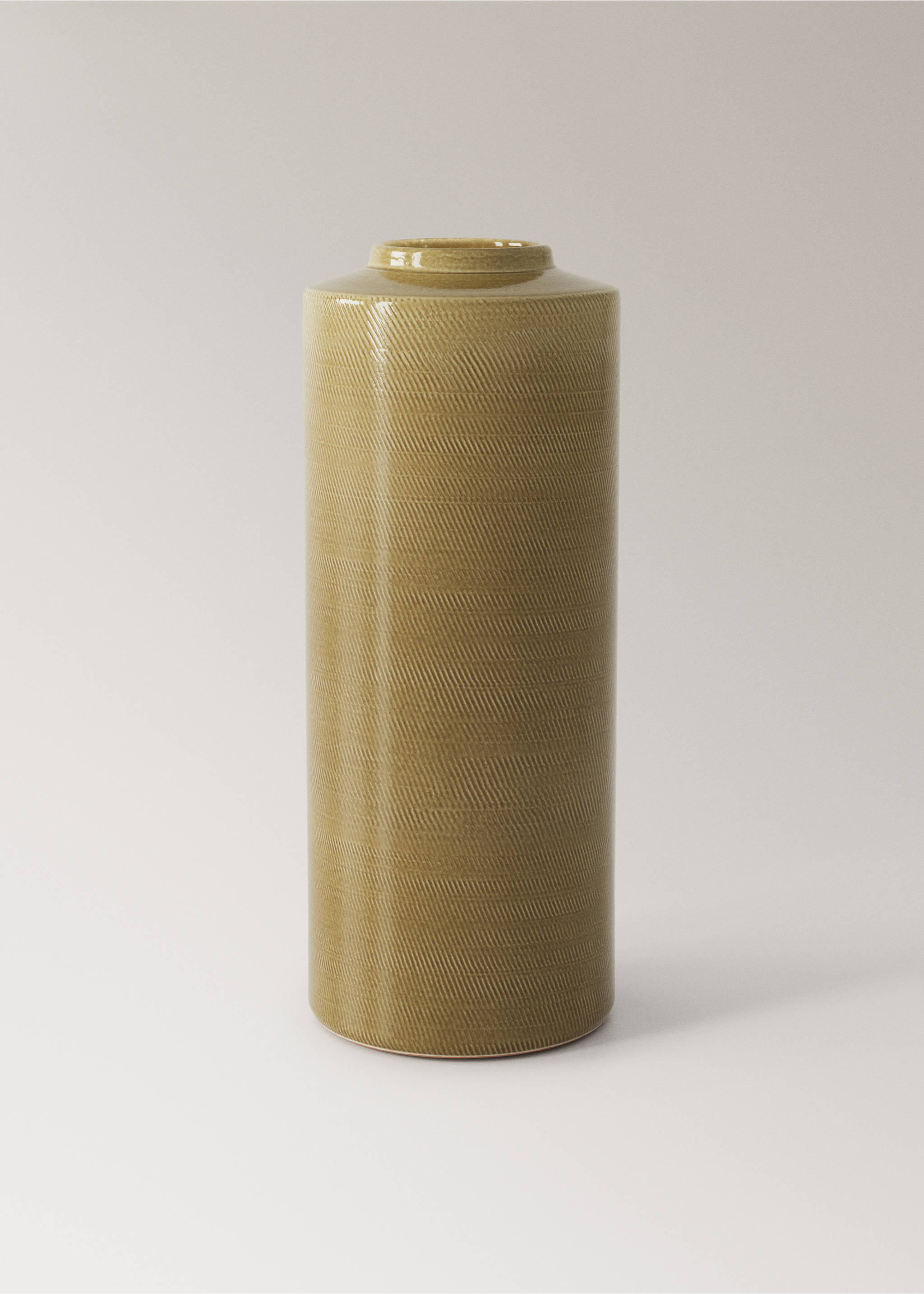 Hoch gravierte Terrakotta-Vase - Artikel ohne Model, Khaki. Ref: 37041548-00.