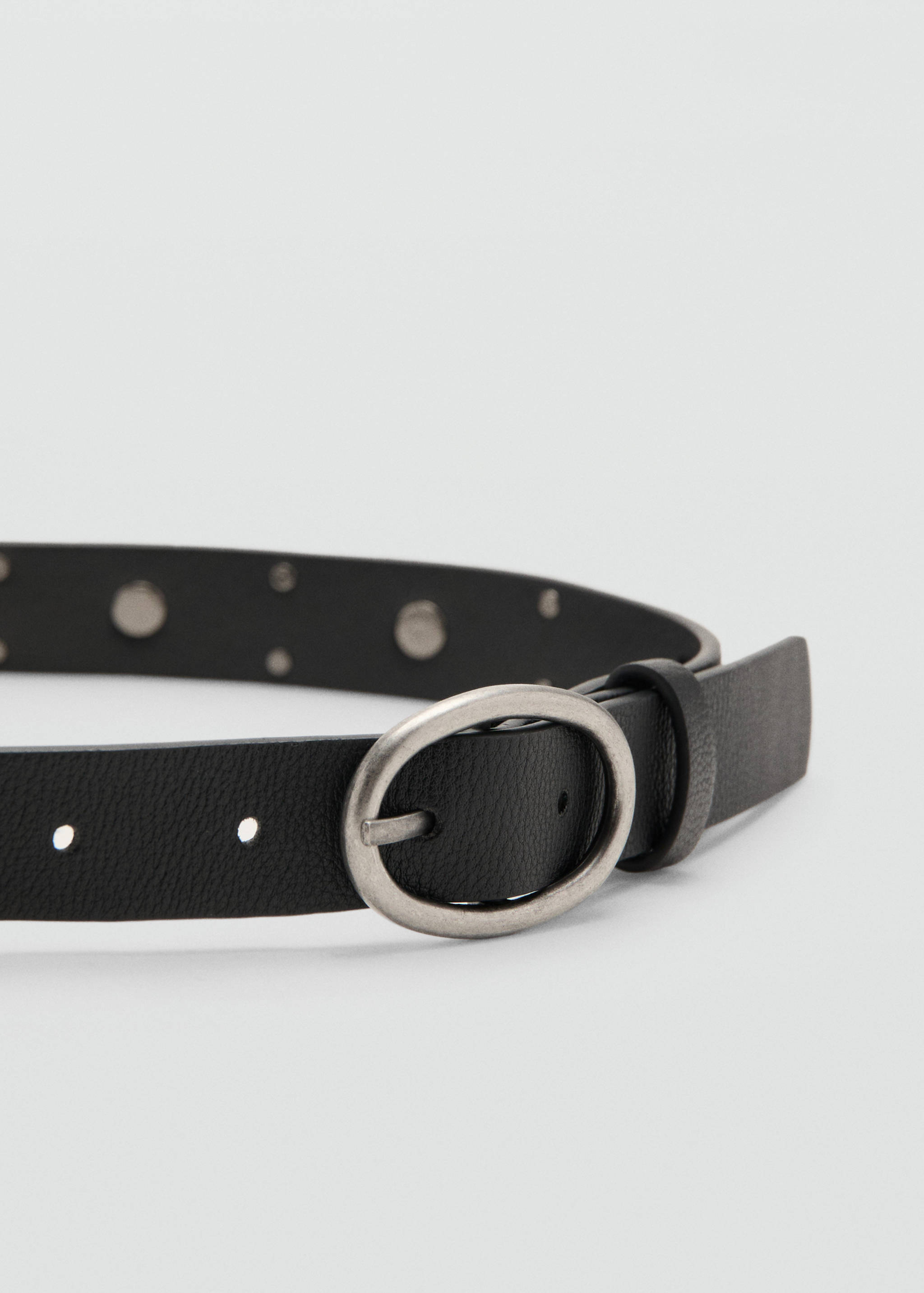 Ceinture cloutée - Plan moyen