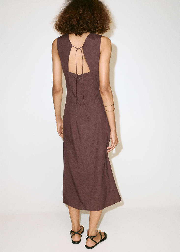 Side ruched dress with tie detail — Brown